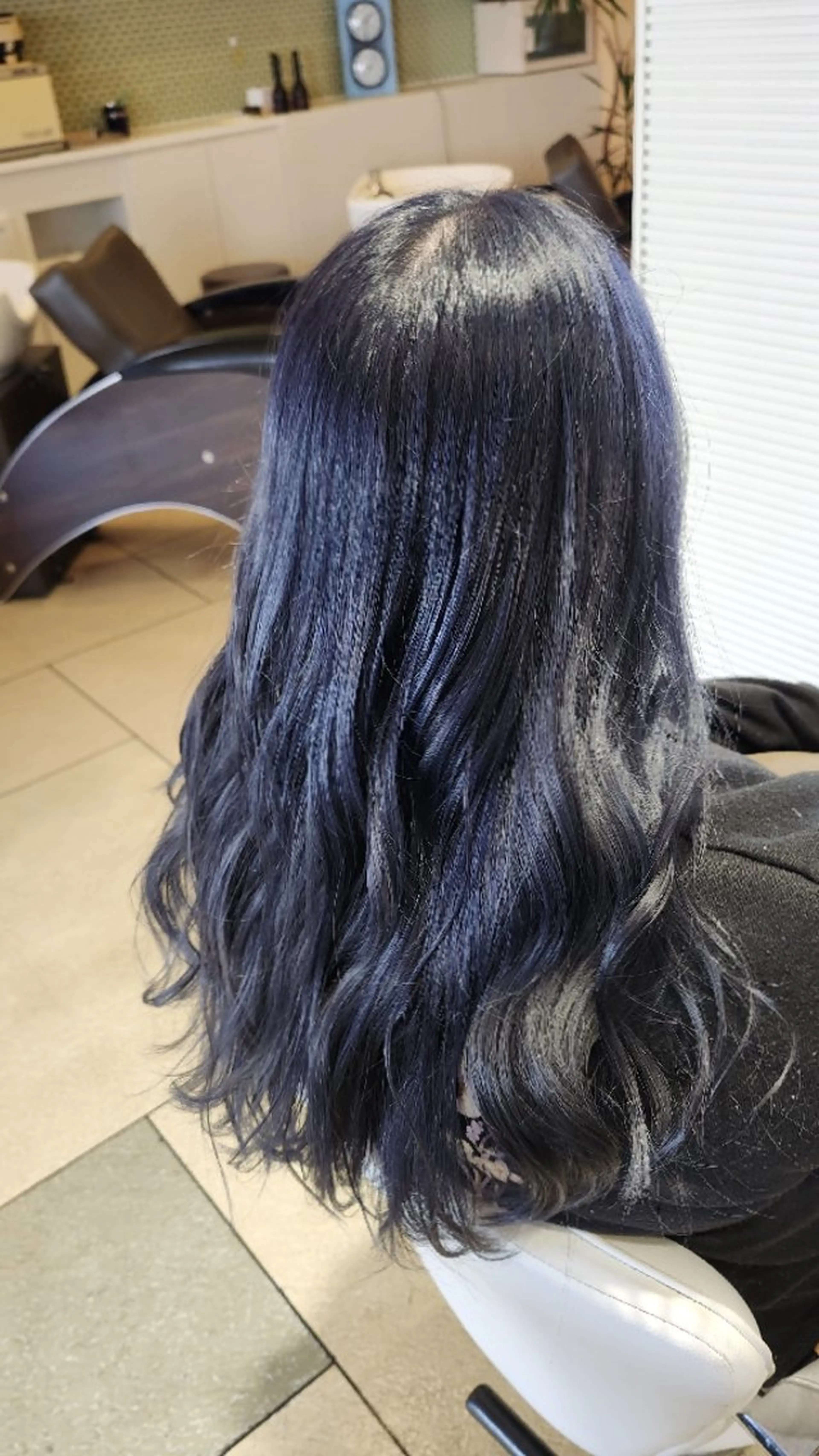 ロング カラー ブリーチ ブルーカラー 透明感カラー ネイビーカラー 暖色カラー/髪質改善 /メンズ🧡莉南のヘアスタイル