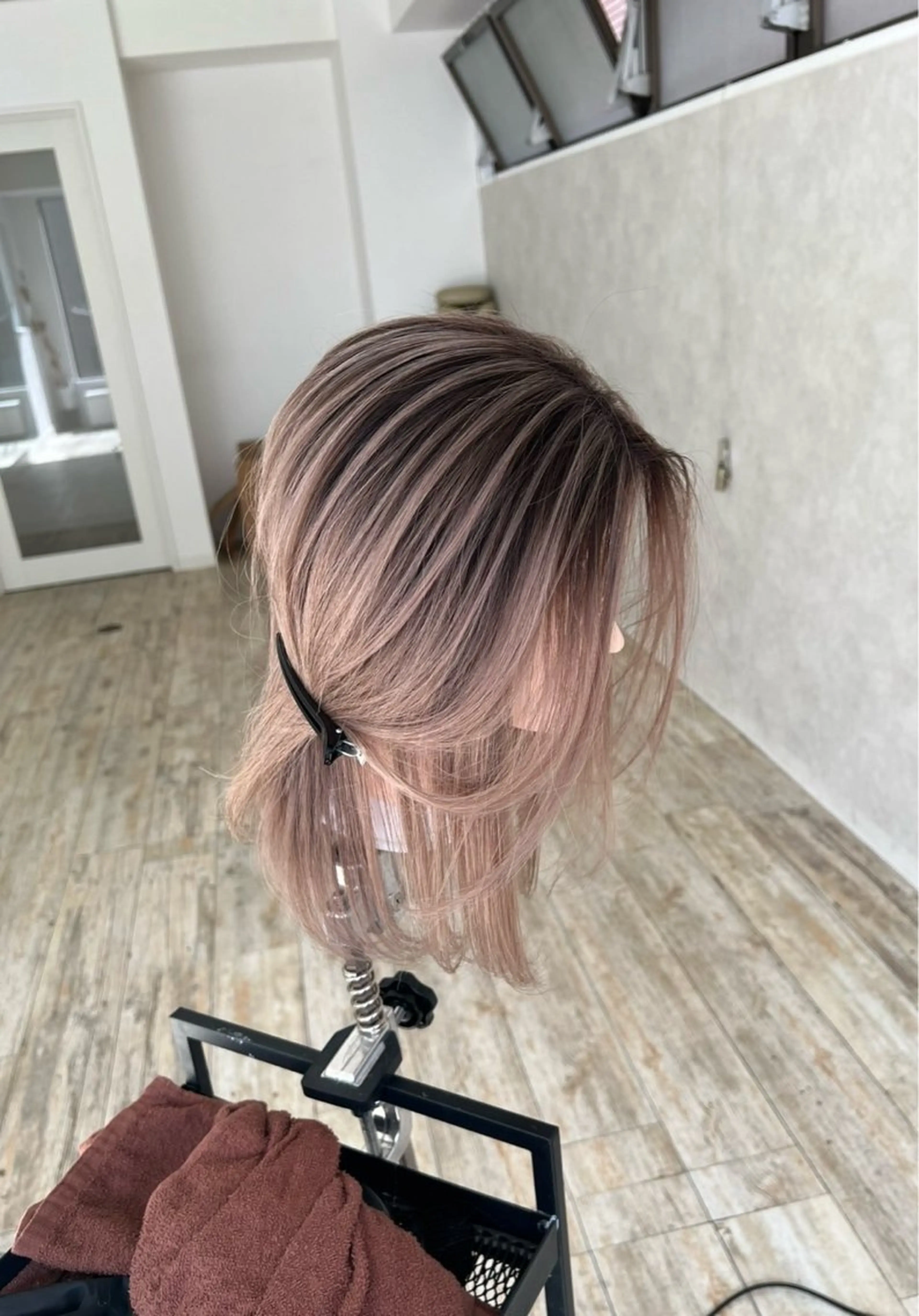 ミディアム カラー バレイヤージュ ベージュカラー ホワイトベージュ レイヤーカット ヘアカラー トリートメント 指名数No.1 /NAOYAのヘアスタイル