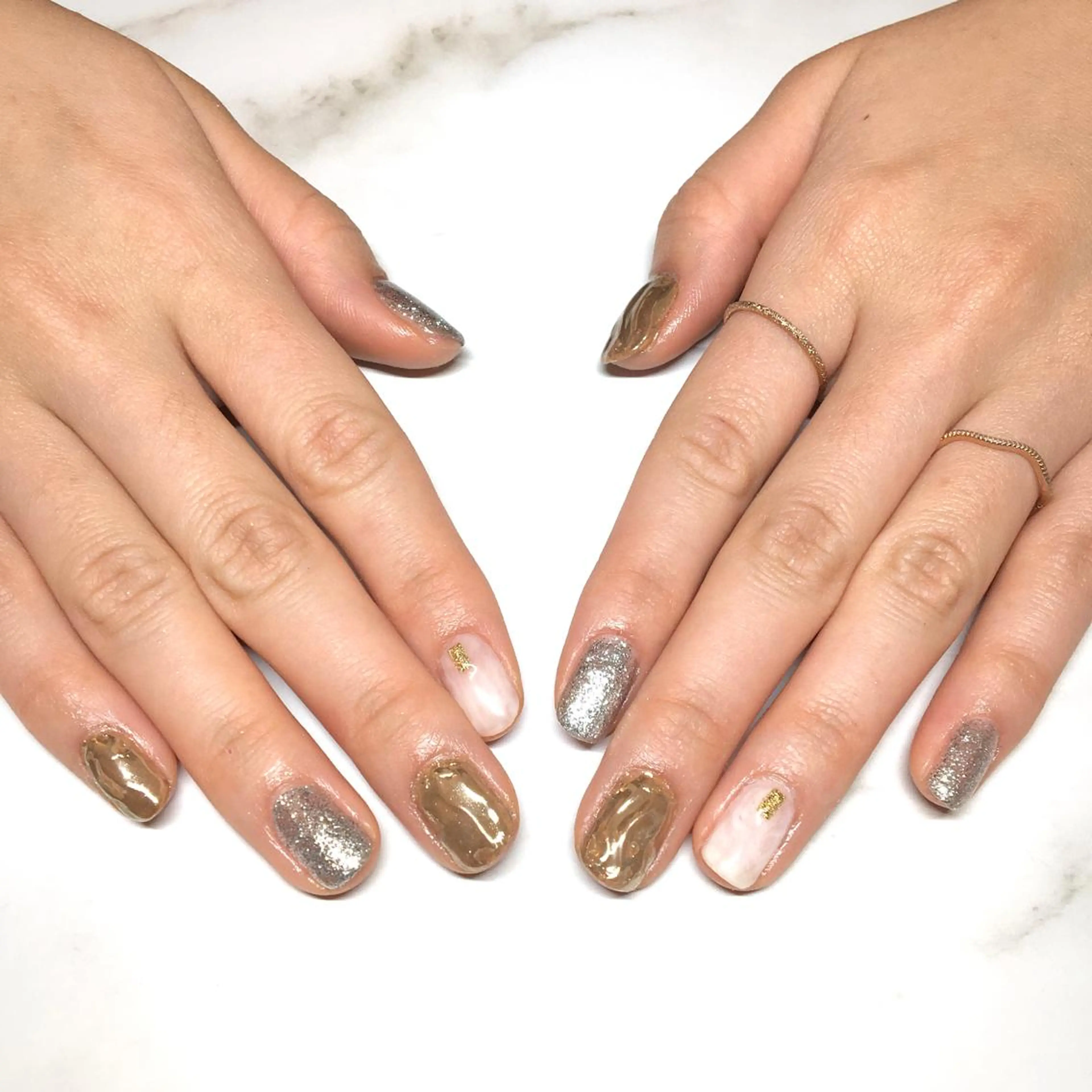 ネイル カジュアル ラメ(グリッター) ミラーネイル ニュアンスネイル シルバー ディアマンテ𓏸𓈒 フェイシャル/ネイルのエステ・リラクイメージ