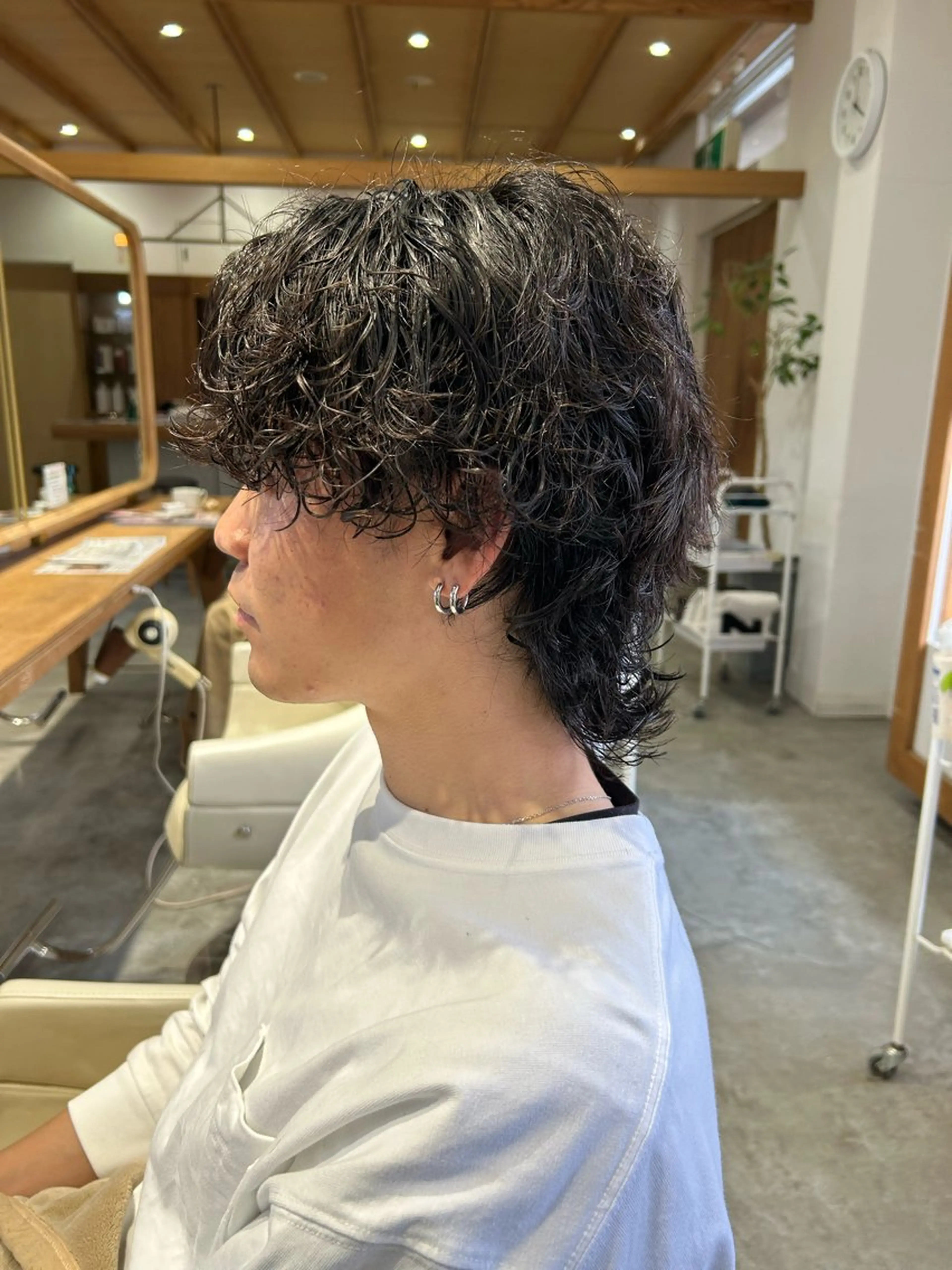 ショート パーマ メンズ メンズパーマ 波巻きパーマ メンズウルフカット ウルフカット カット パーマ fulam所属・佐藤 悠生 メンズパーマ.カットのヘアスタイル