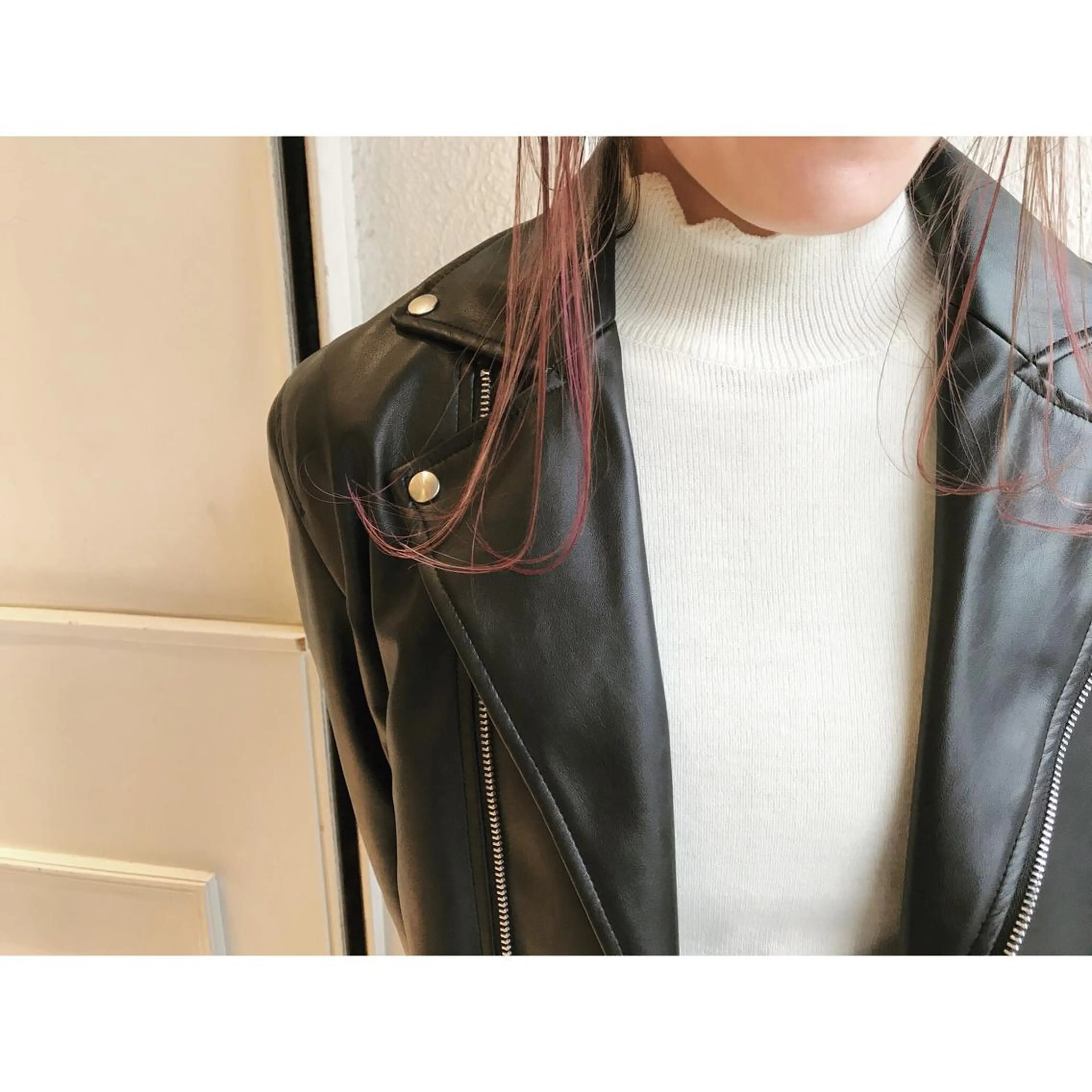 セミロング カラー インナーカラー ピンクカラー おくれ毛 ヘアカラー Musiiik hairのヘアスタイル