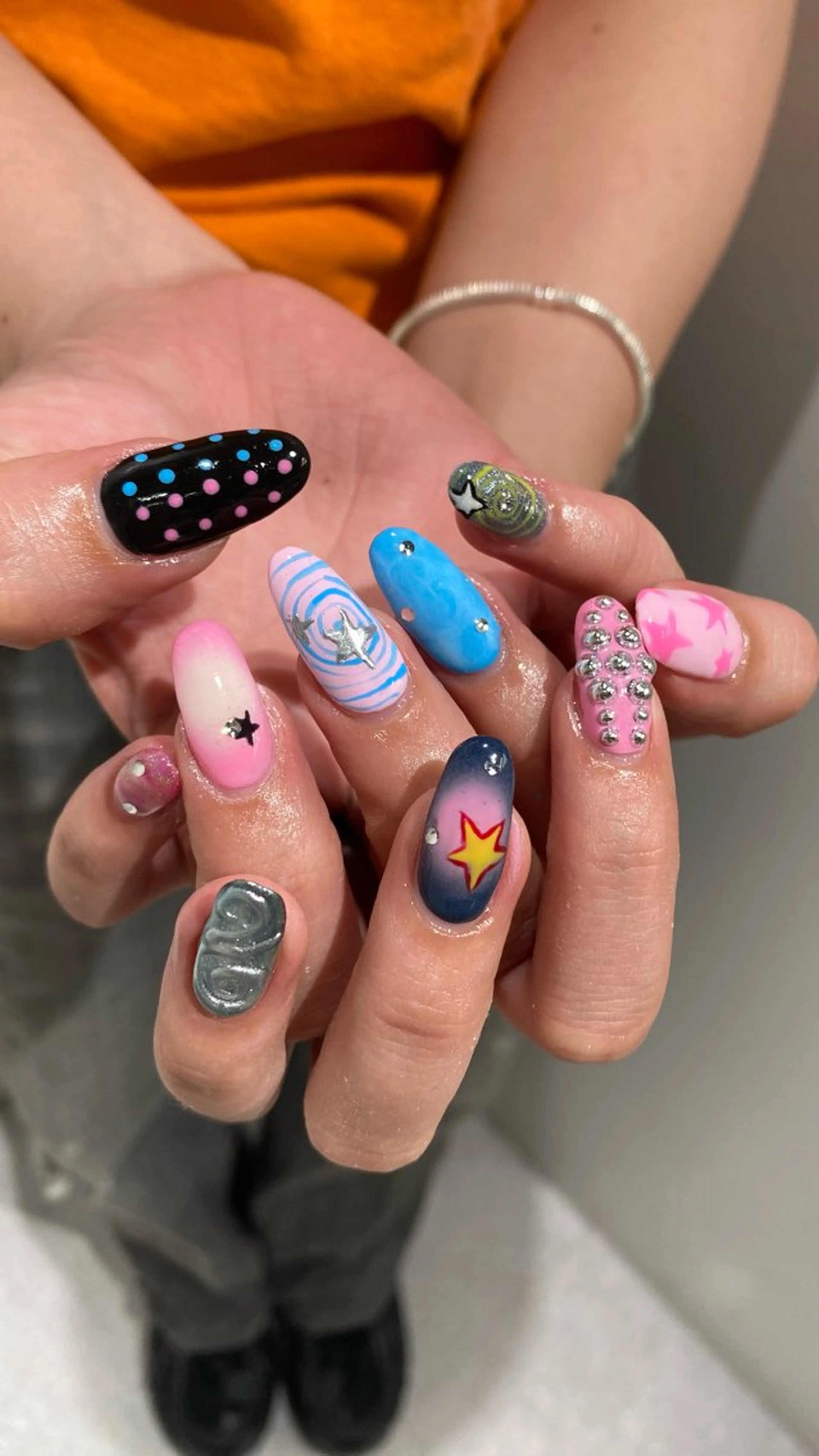 ネイル ハンドネイル カンナ【Y2Kネイル /コーンロウ】のネイルデザイン