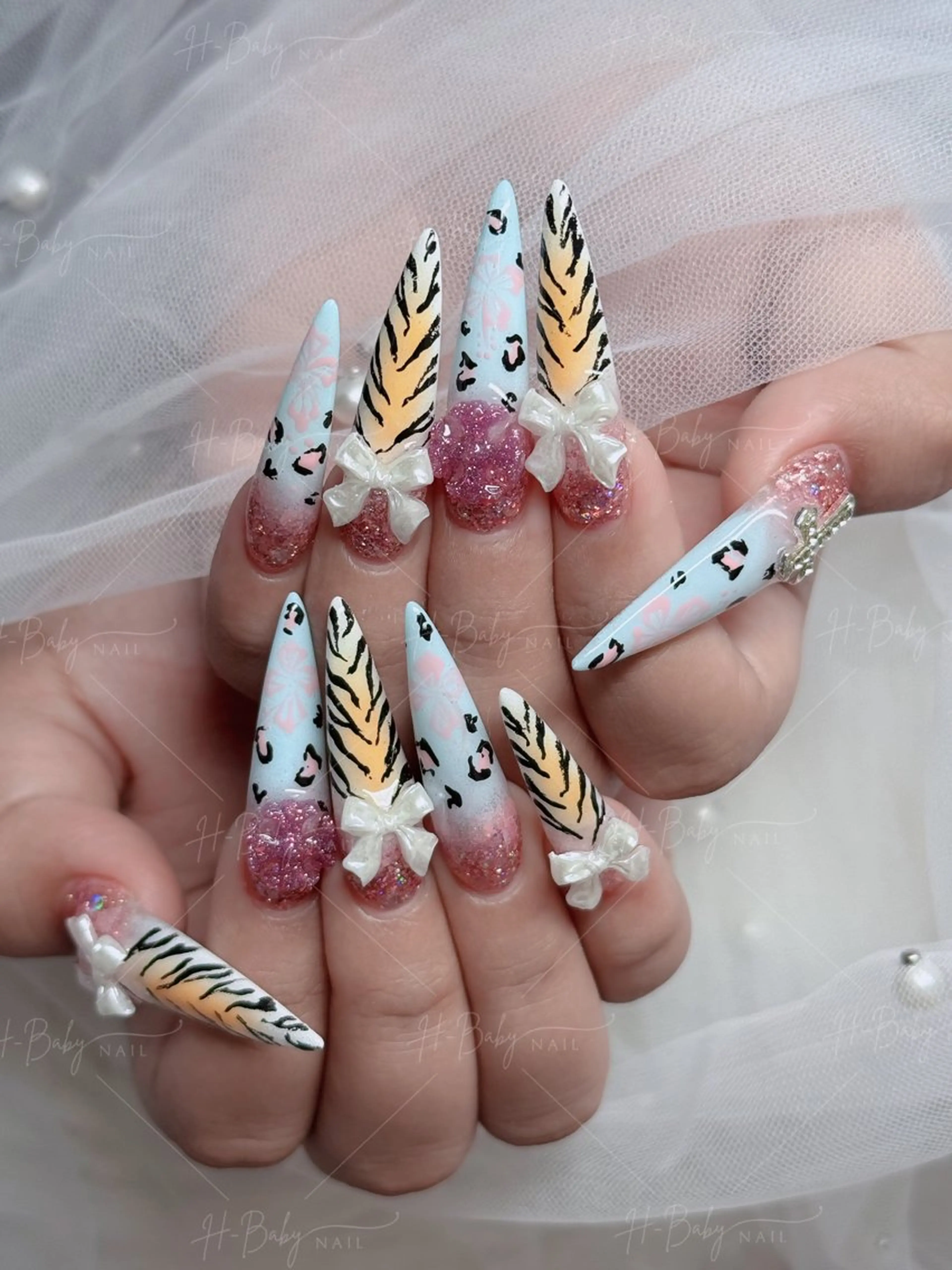 ネイル フレンチネイル ジェルネイル ハロウィン キラキラネイル 韓国ネイル H.baby Nail Salonのネイルデザイン