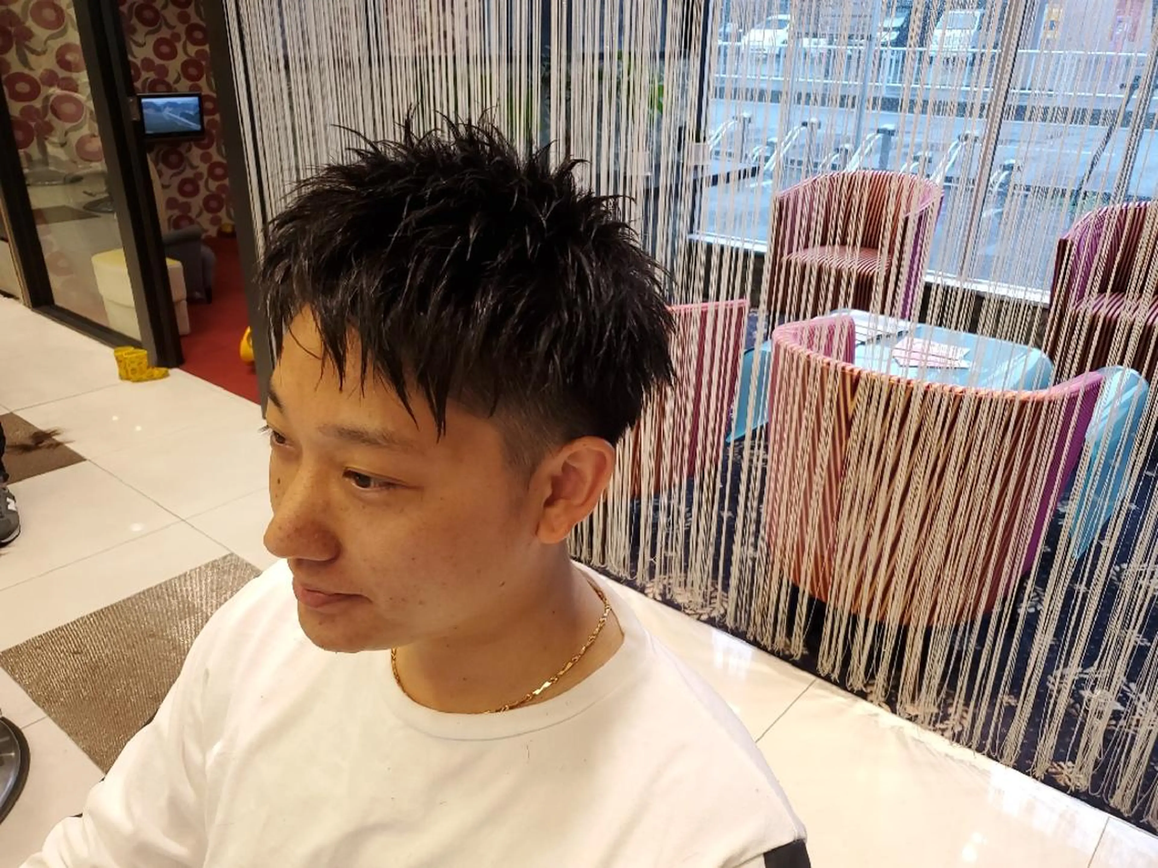 ショート メンズ フェードカット 刈り上げ カット 髪質改善美容師が作る 透明感カラー杉山太貴のヘアスタイル