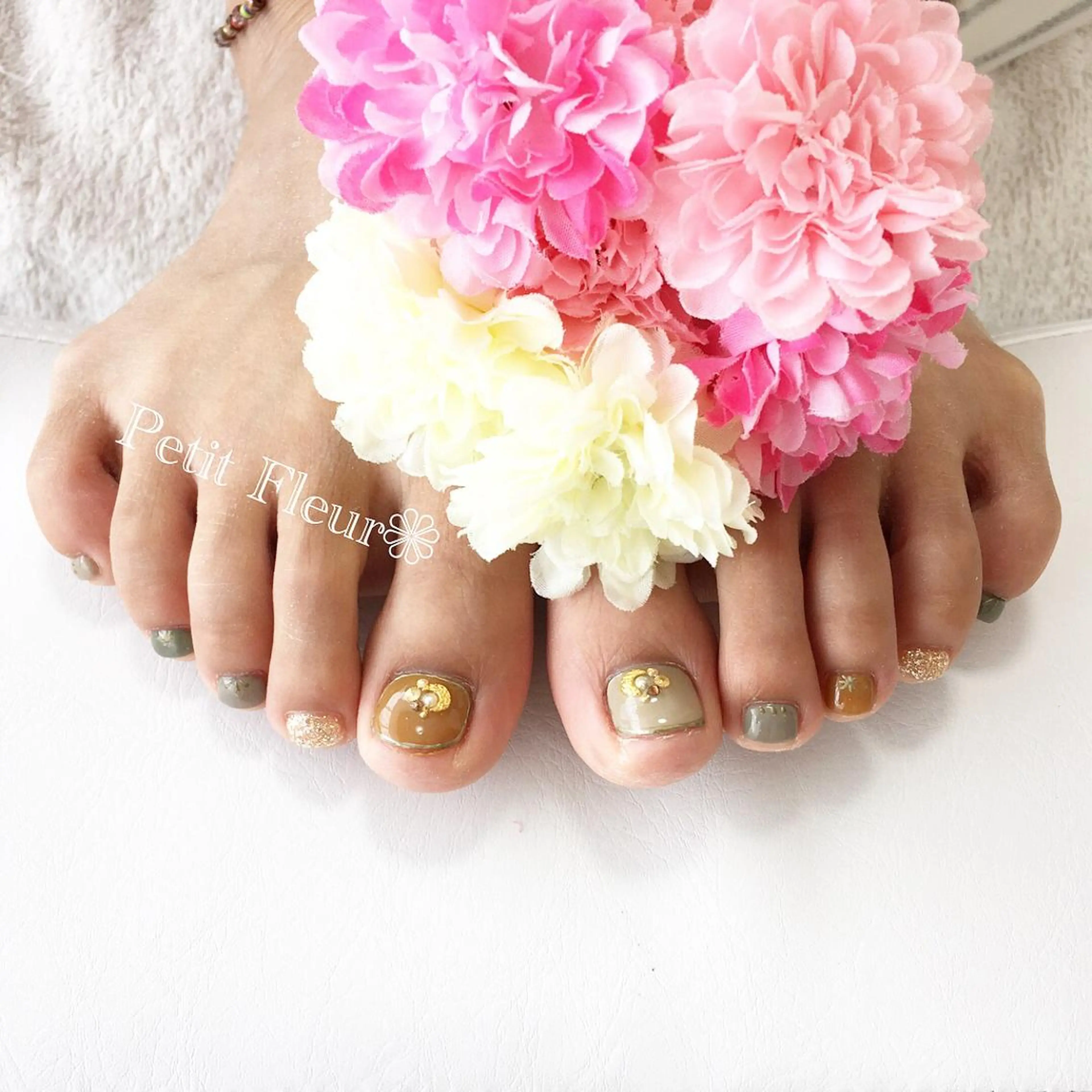 ネイル Petit Fleur所属・青柳 亜梨奈のマツエク・マツパデザイン