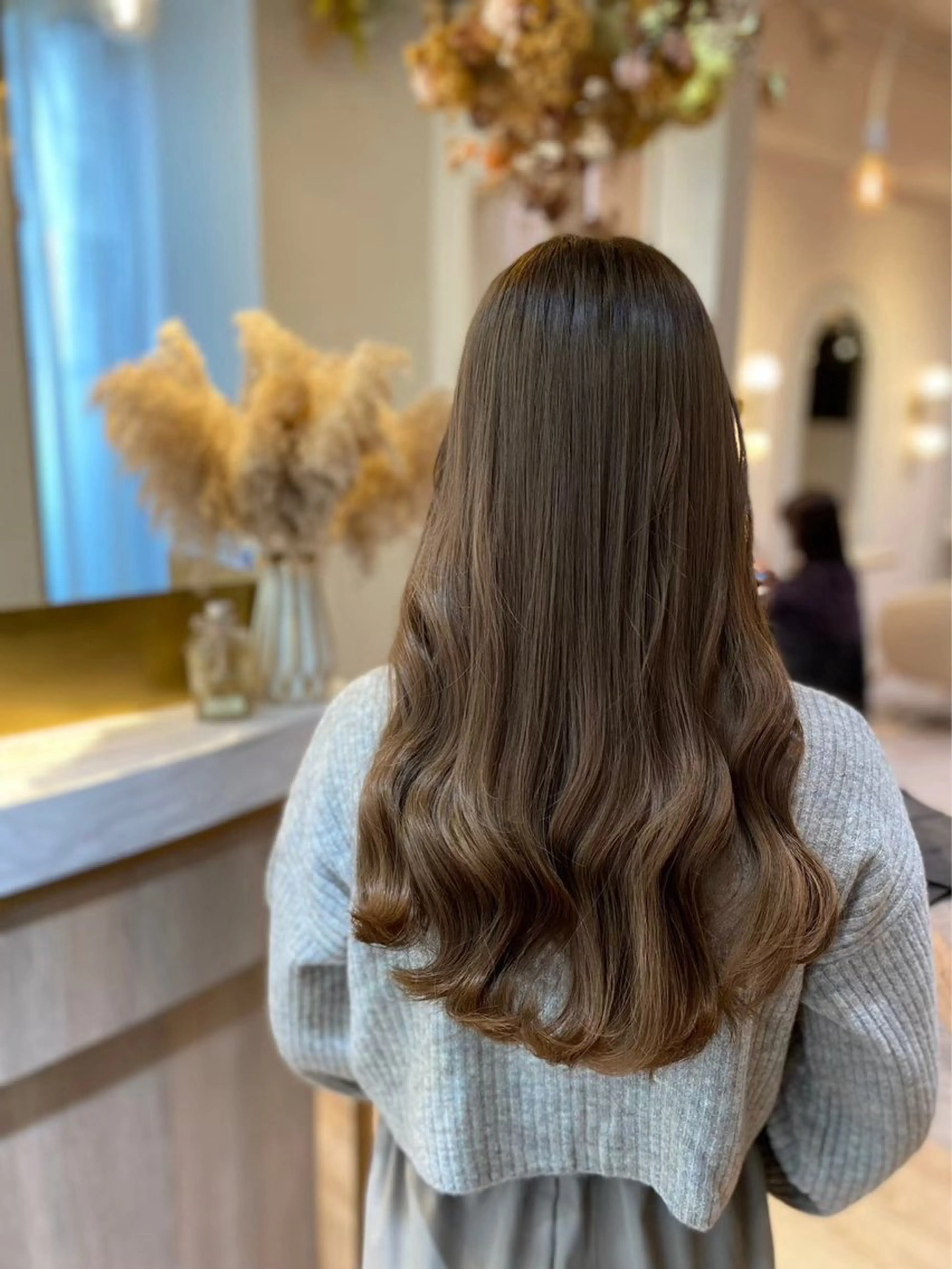 セミロング カラー HIYO RIのヘアスタイル