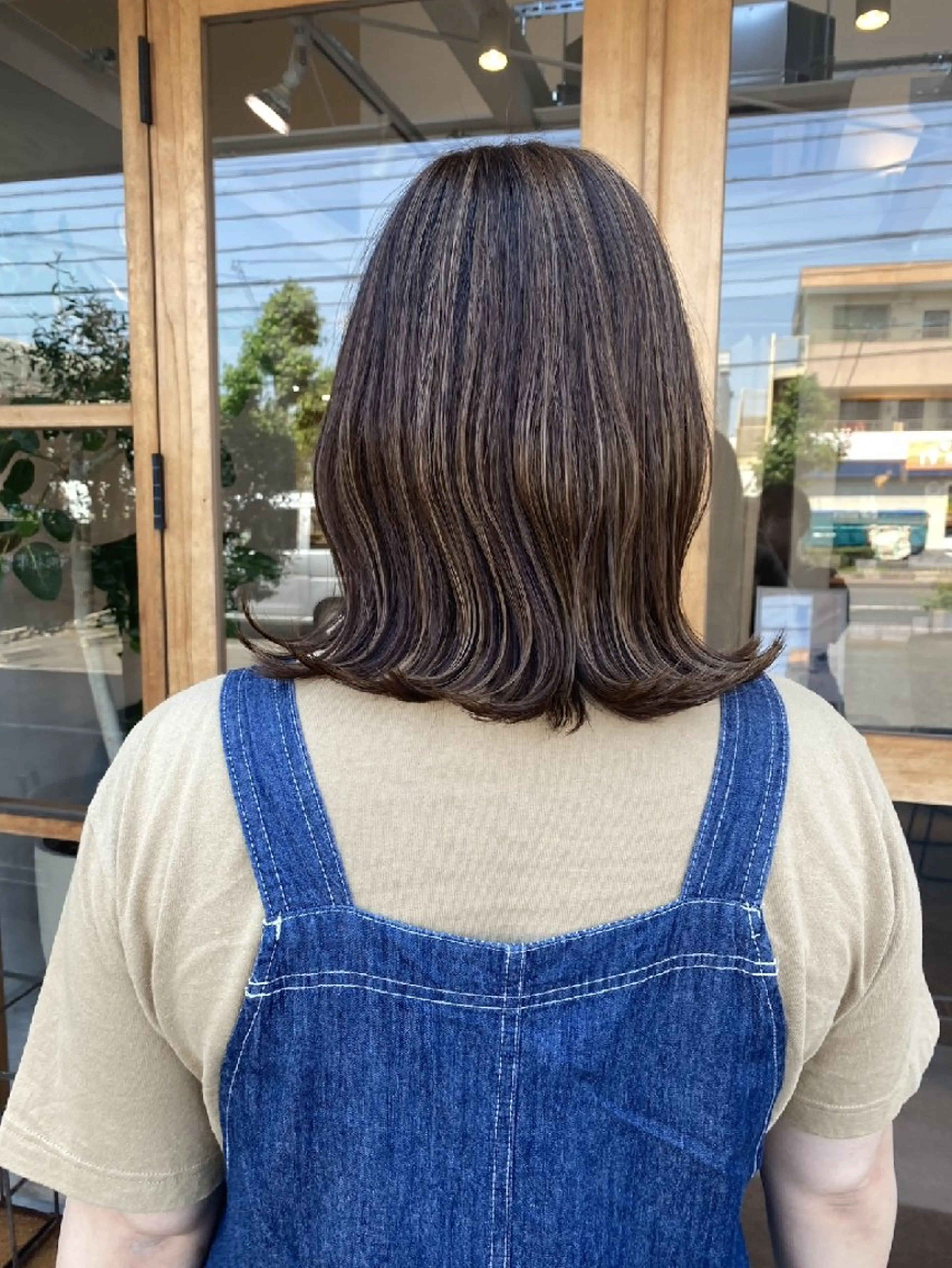 カラー 【女性限定】 しおりのヘアスタイル