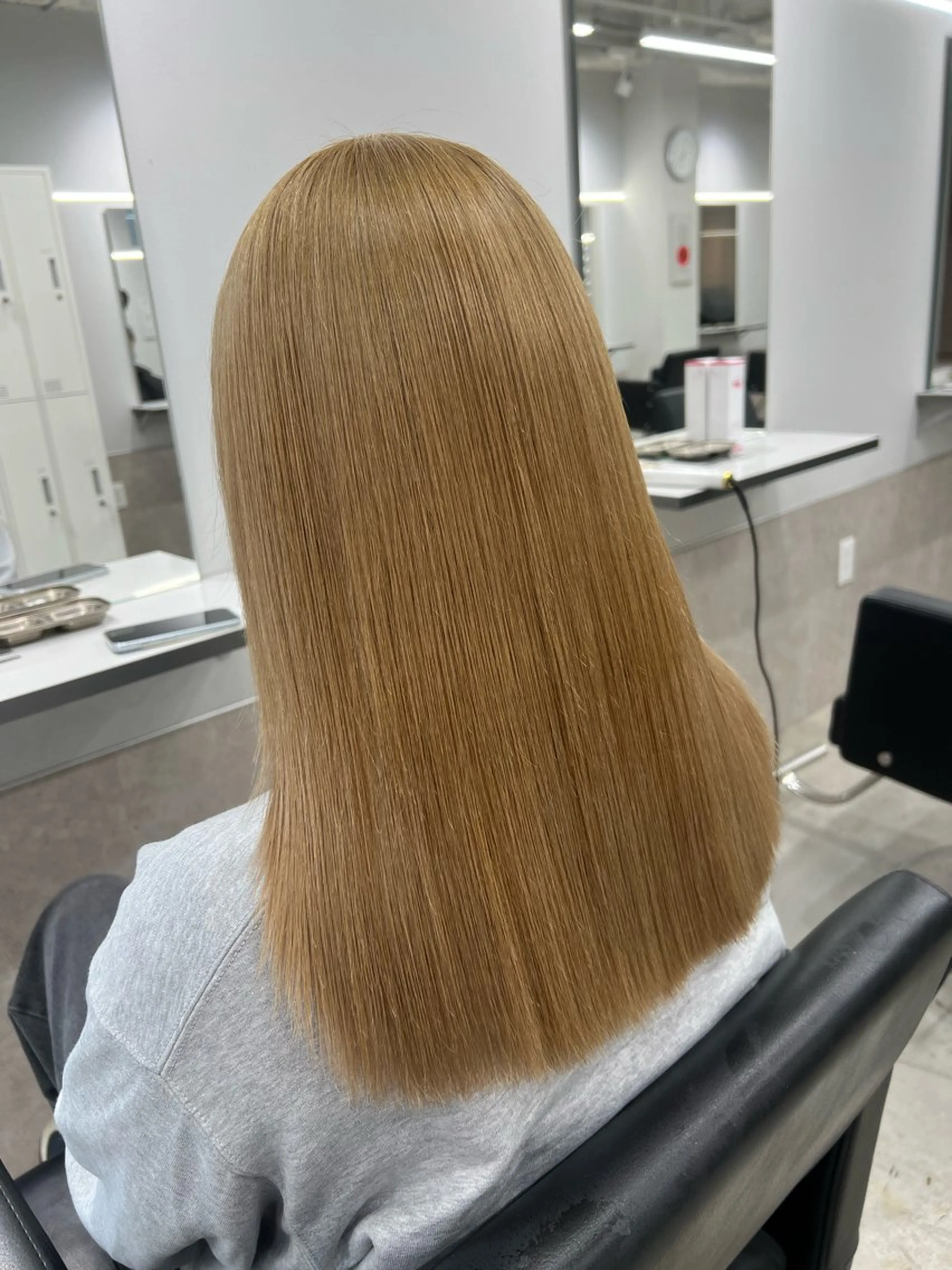 セミロング maya レイヤーカットのヘアスタイル