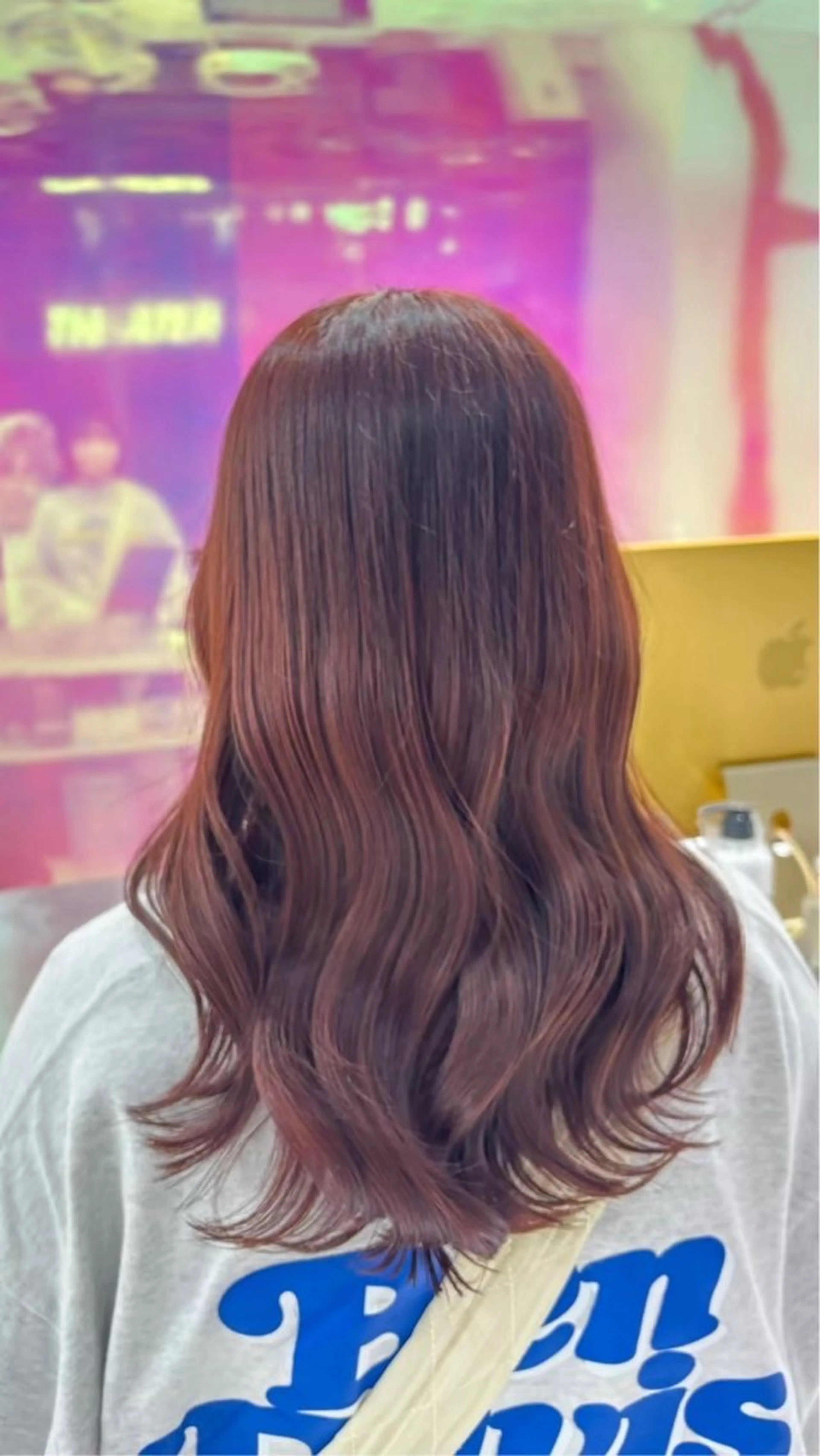 セミロング カラー ヘアアレンジ 金山 律　暖色系カラーのヘアスタイル