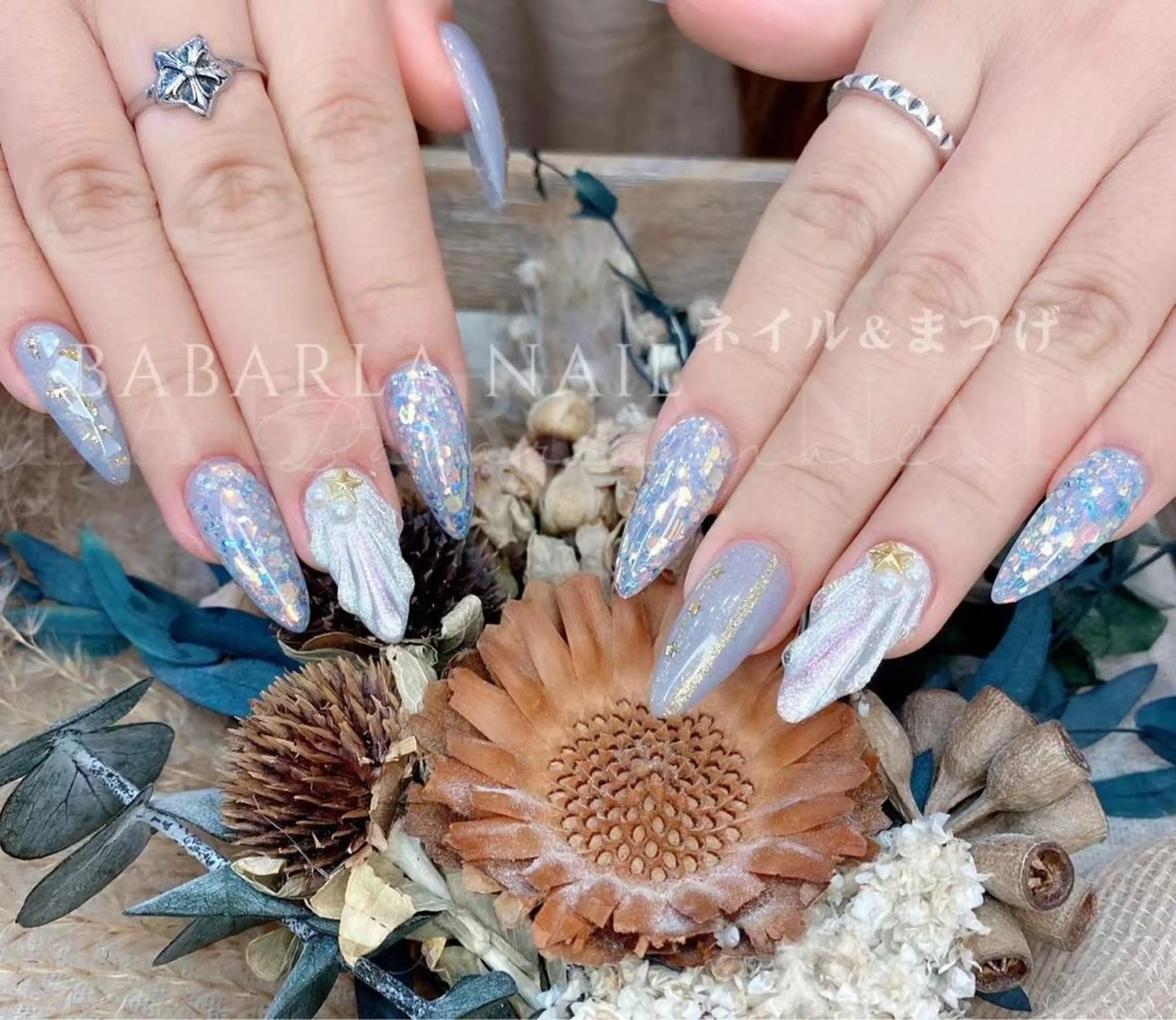ネイル ブルー キラキラネイル ぷっくりネイル Babarla Nailのネイルデザイン