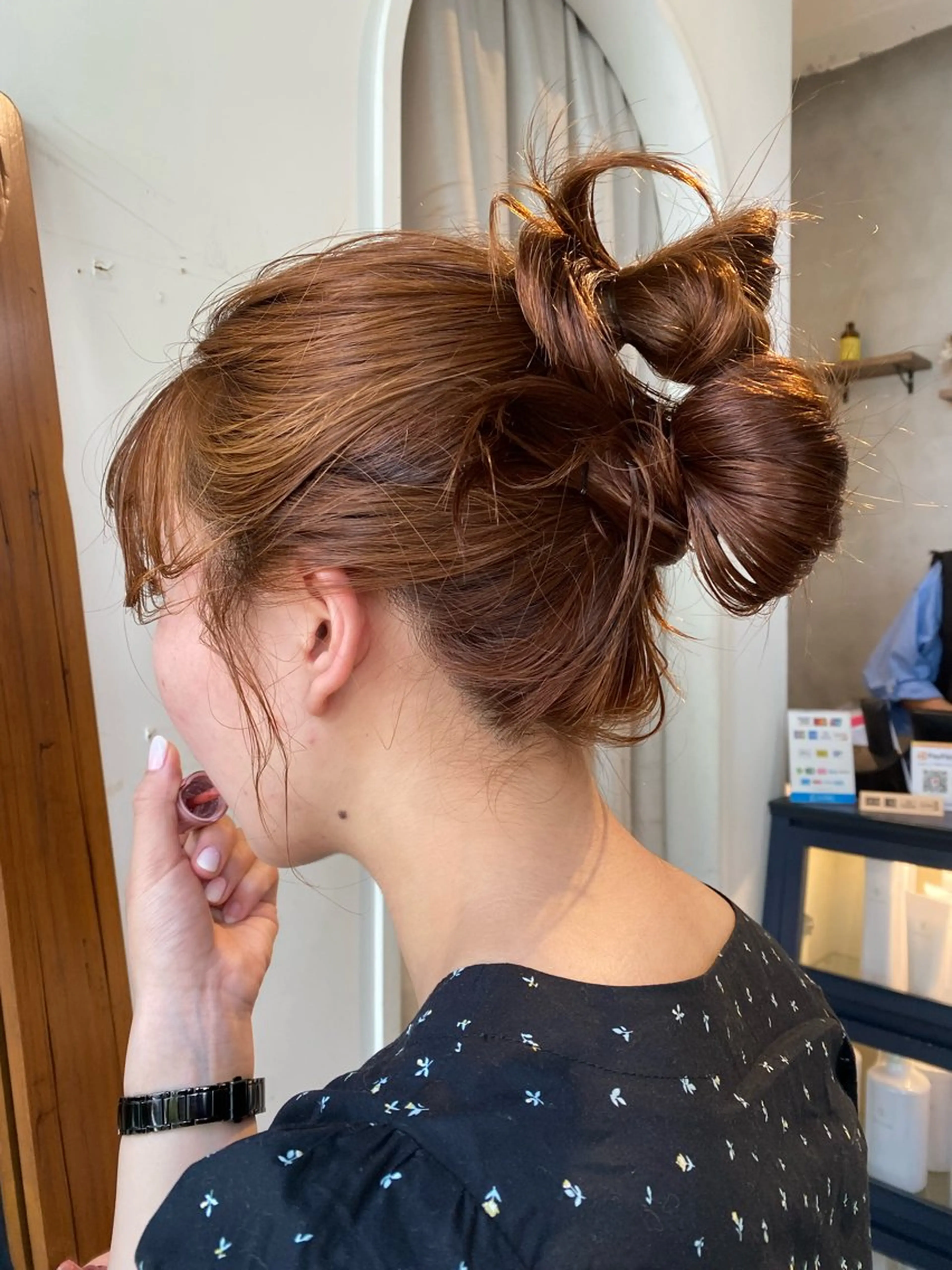 ミディアム 薄暮 マツイ　レンのヘアスタイル