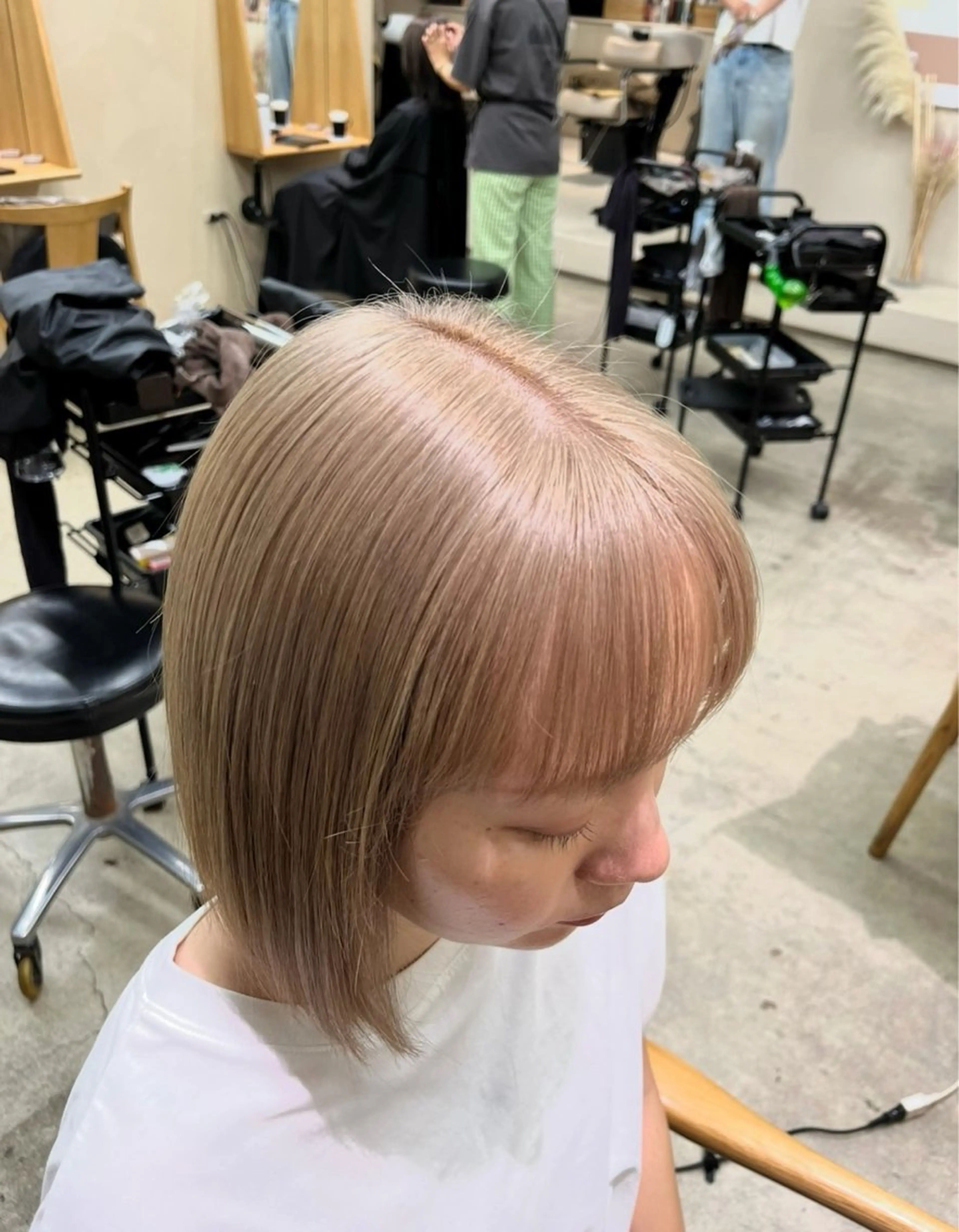 カラー ベージュカラー ブリーチ ミルクティーベージュ ヘアカラー ダブルカラー💕 萌萌のヘアスタイル