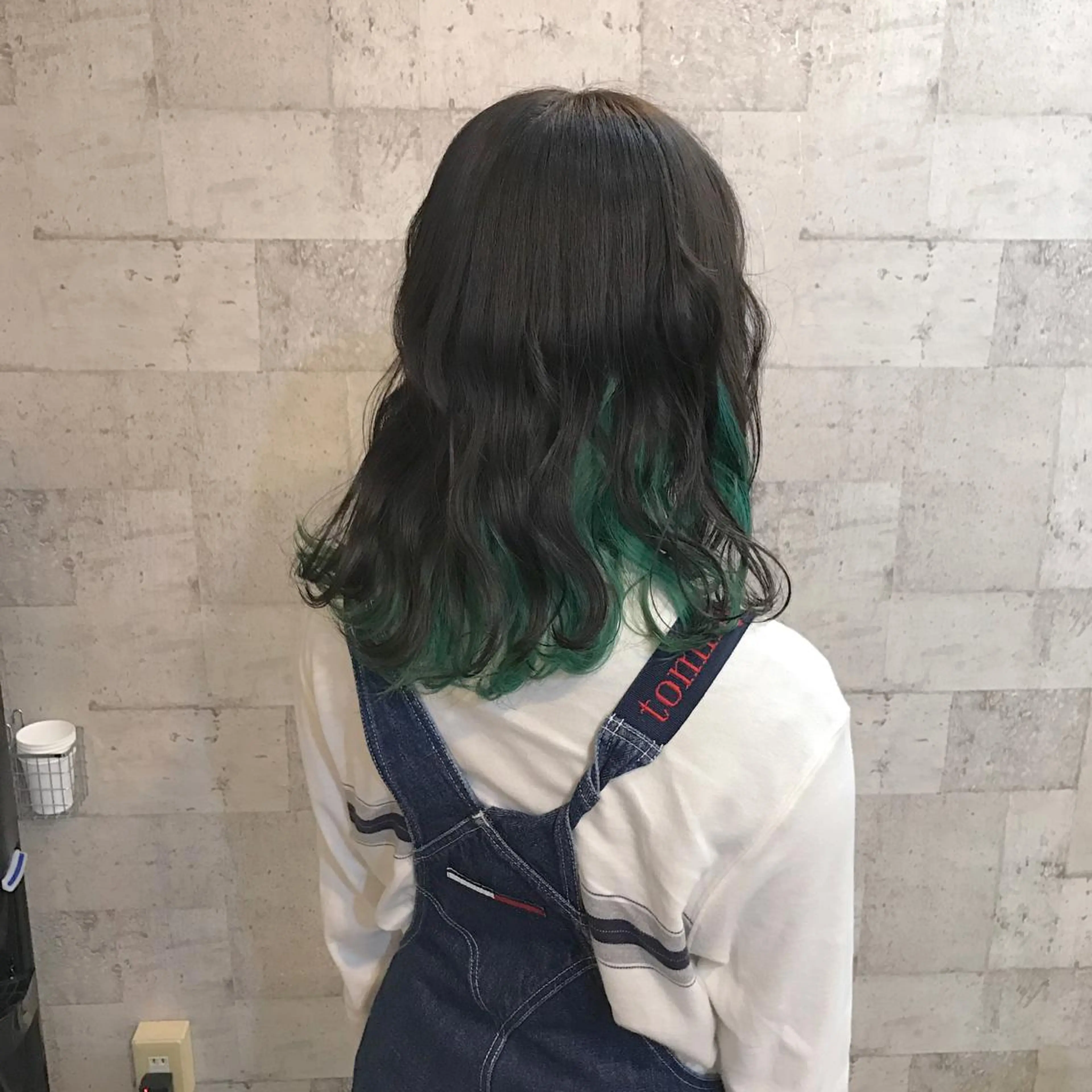 ミディアム カラー インナーカラー インナーカラー/天神 ブリーチ/吉田のヘアスタイル