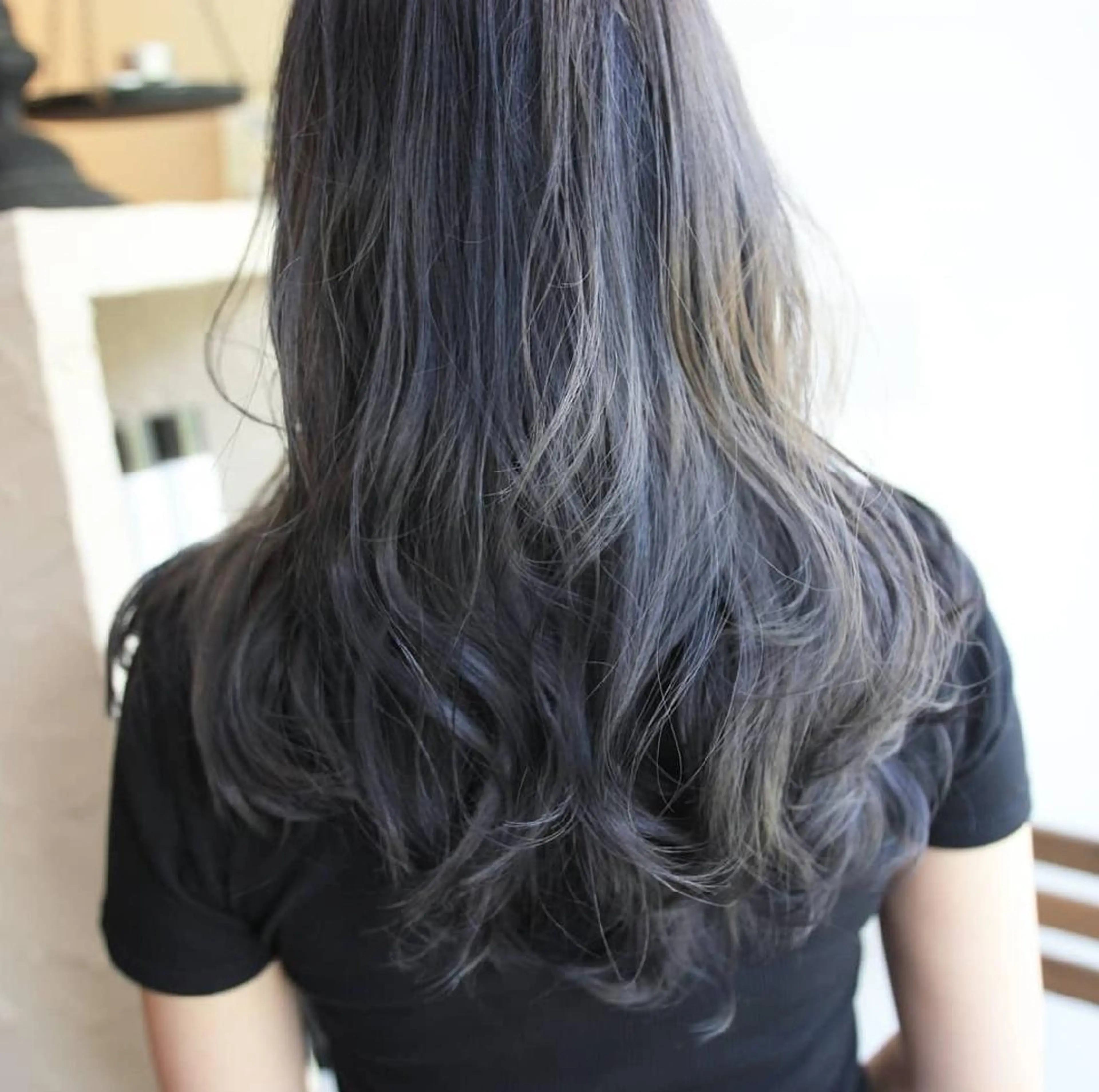 セミロング カラー ブリーチ 透明感カラー 新生活応援★半額/ 25歳以下　“内間”のヘアスタイル