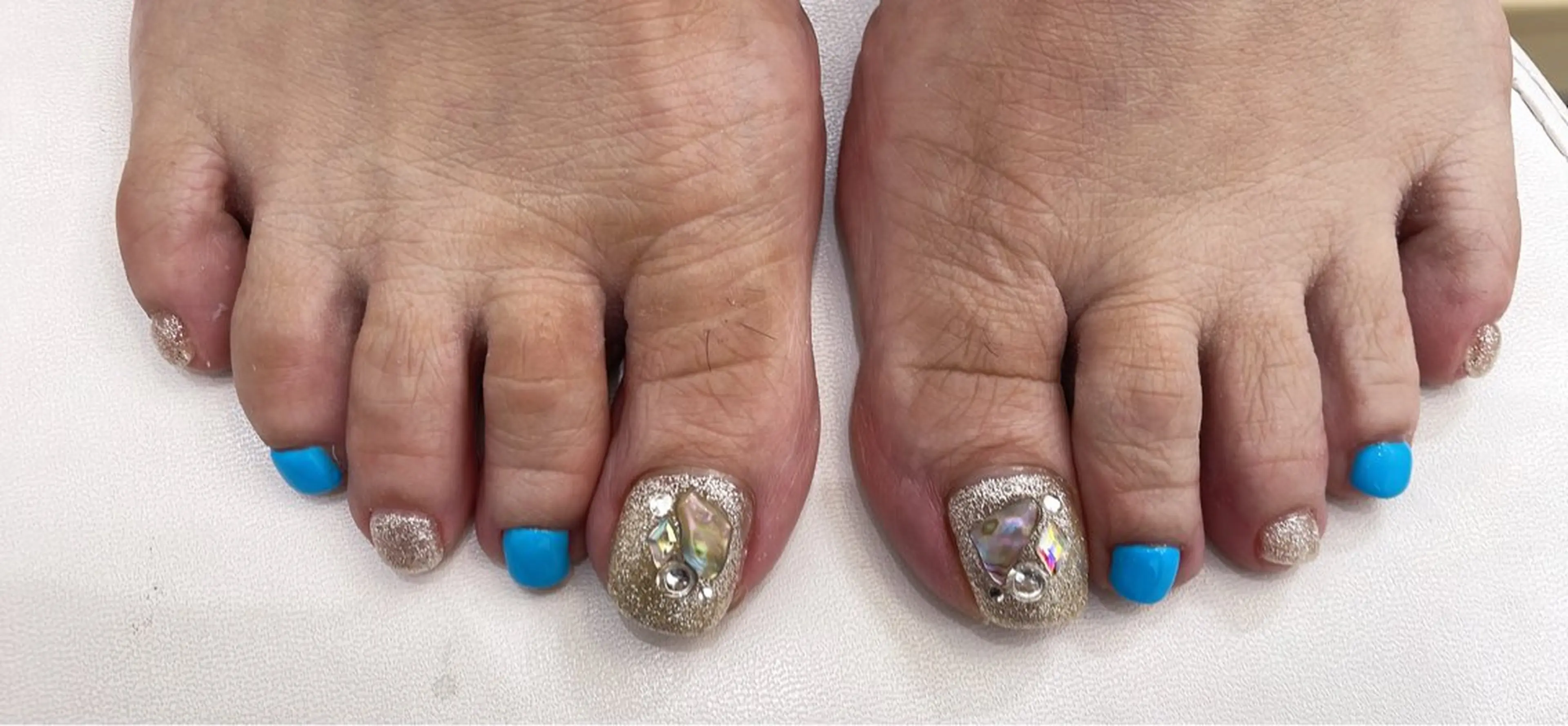 ネイル フットネイル REGINA所属・REGINA 理沙のネイルデザイン