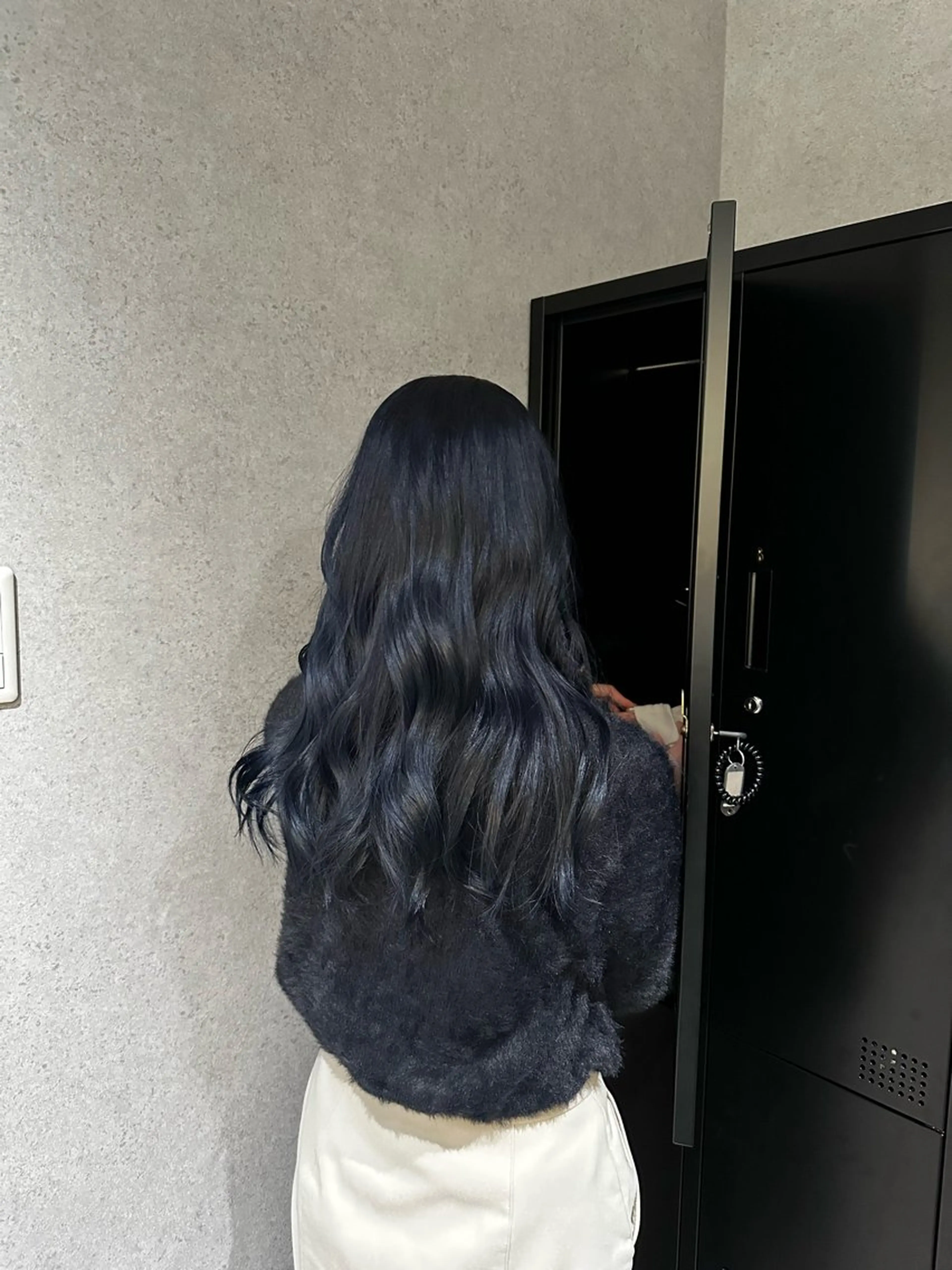 ロング カラー ブリーチ ブルーカラー ネイビーカラー ヘアカラー ブリーチカラー/ ベージュ/SARAのヘアスタイル