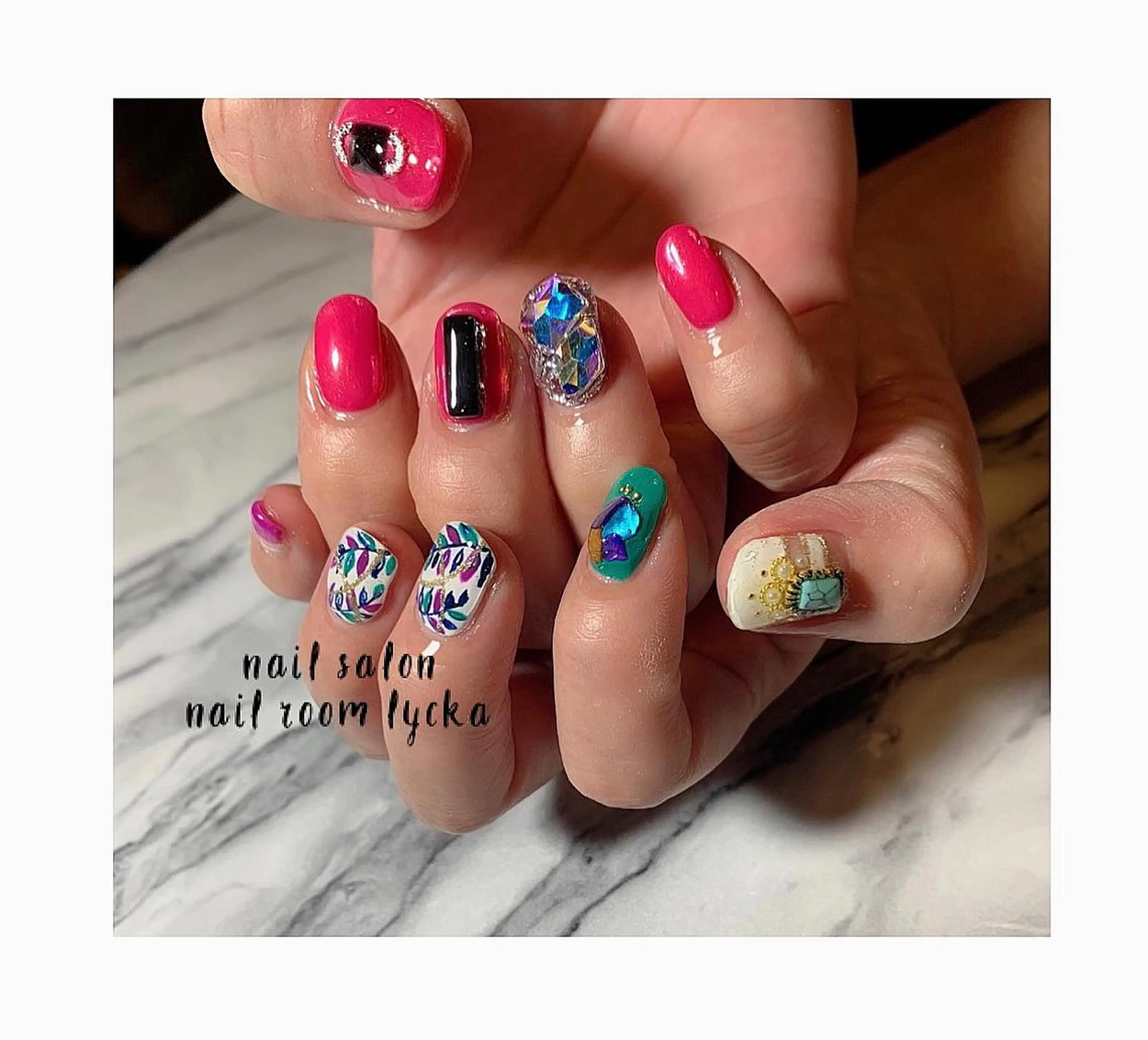 ネイル ﾈｲﾙﾙｰﾑﾘｯｶ 𝐦𝐚𝐲𝐮のネイルデザイン