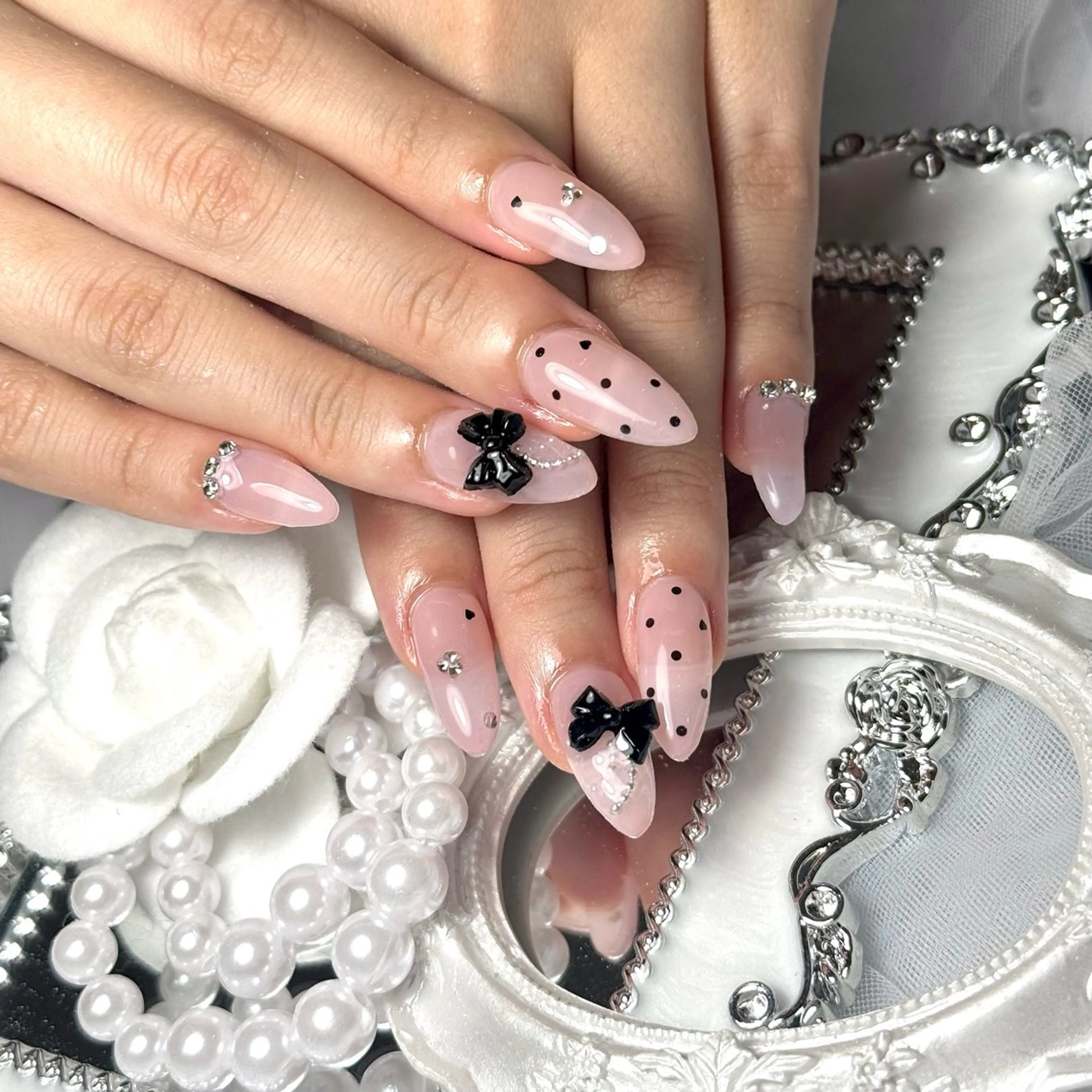 ネイル ハンドネイル ルシイ🎀新宿長さ 出しパーツ専門店のネイルデザイン