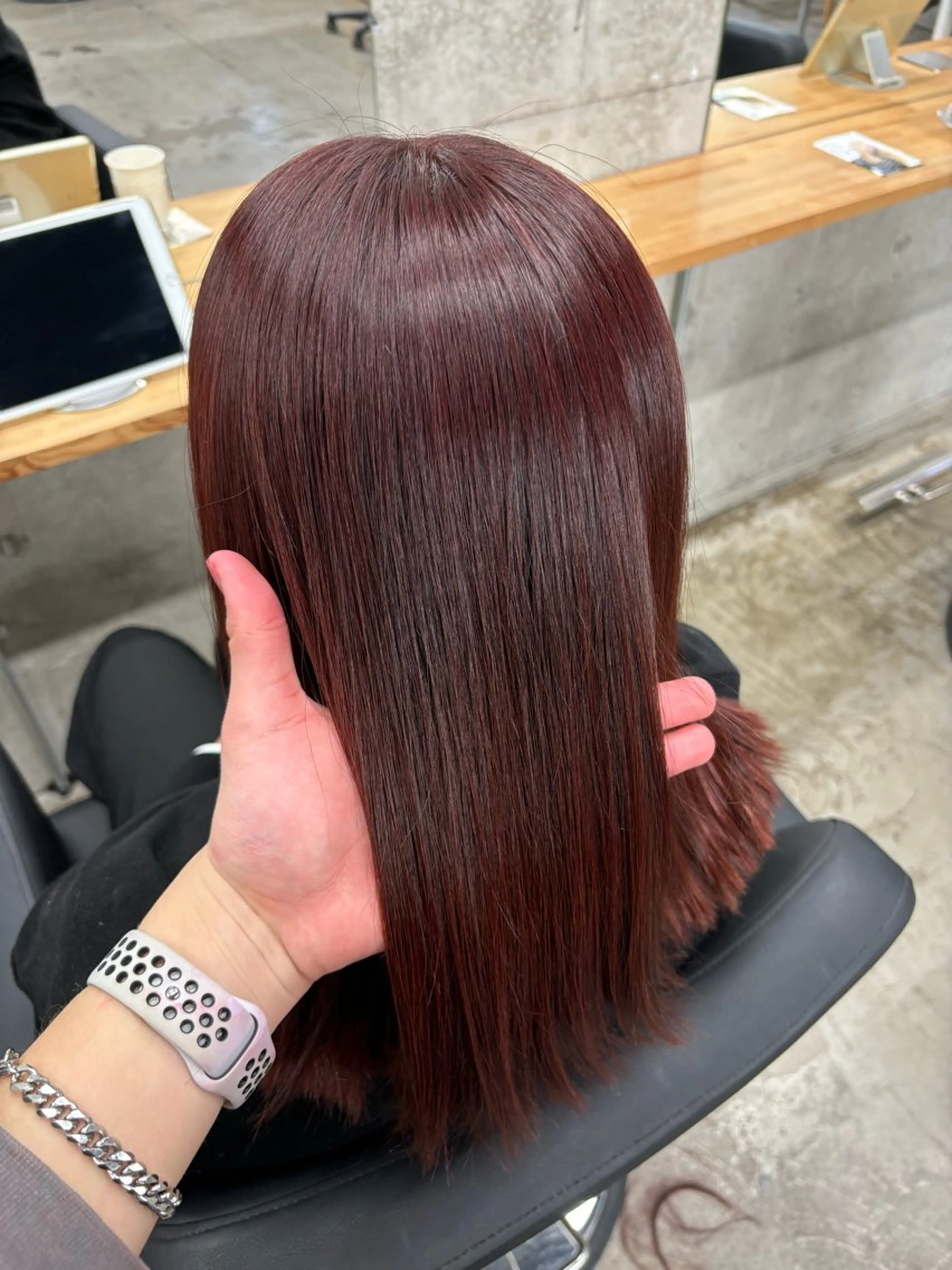 ミディアム カラー mono / Manatoのヘアスタイル