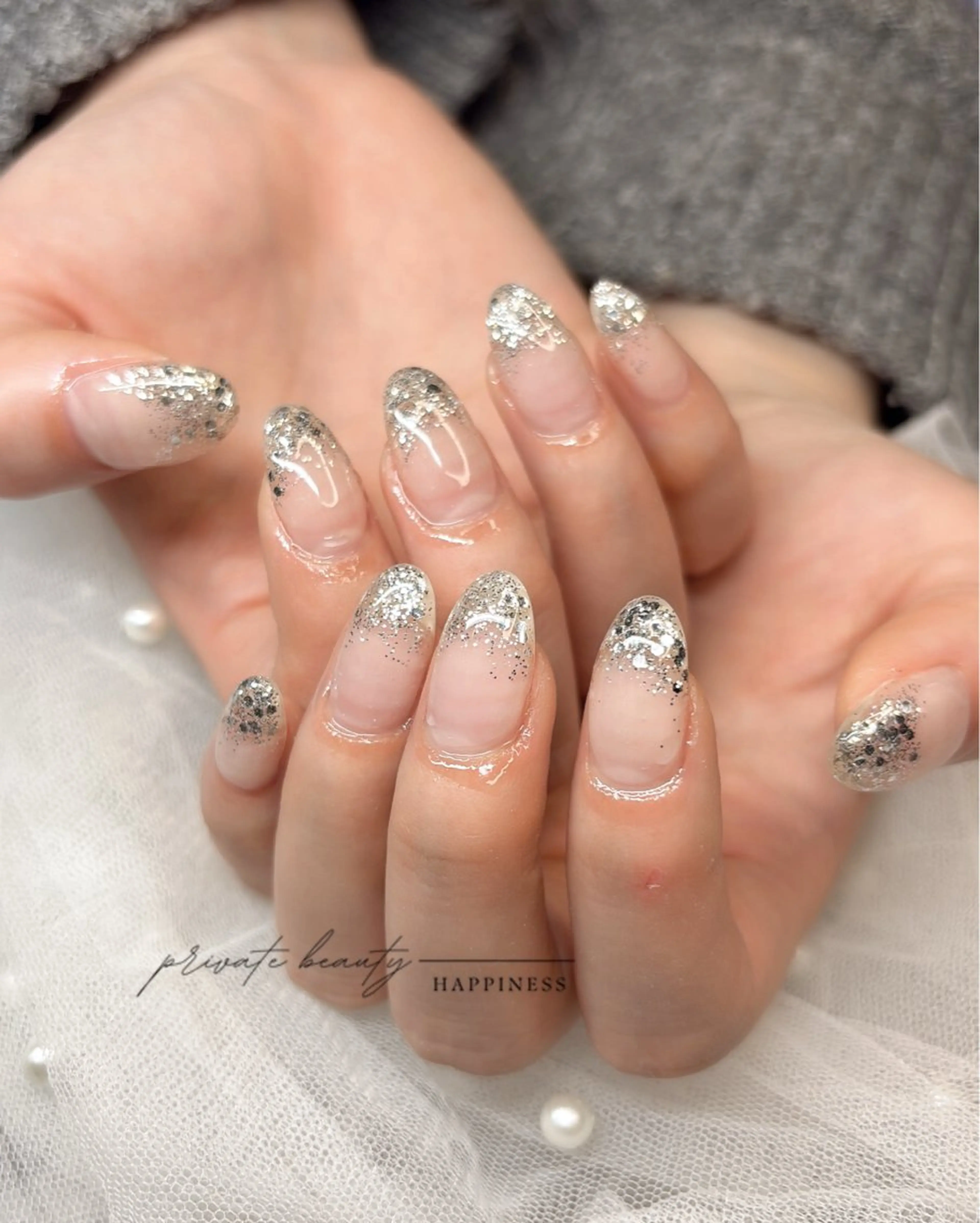 ネイル グラデーション ラメ(グリッター) ラメグラデーション シルバー ハンドネイル happiness nailのネイルデザイン
