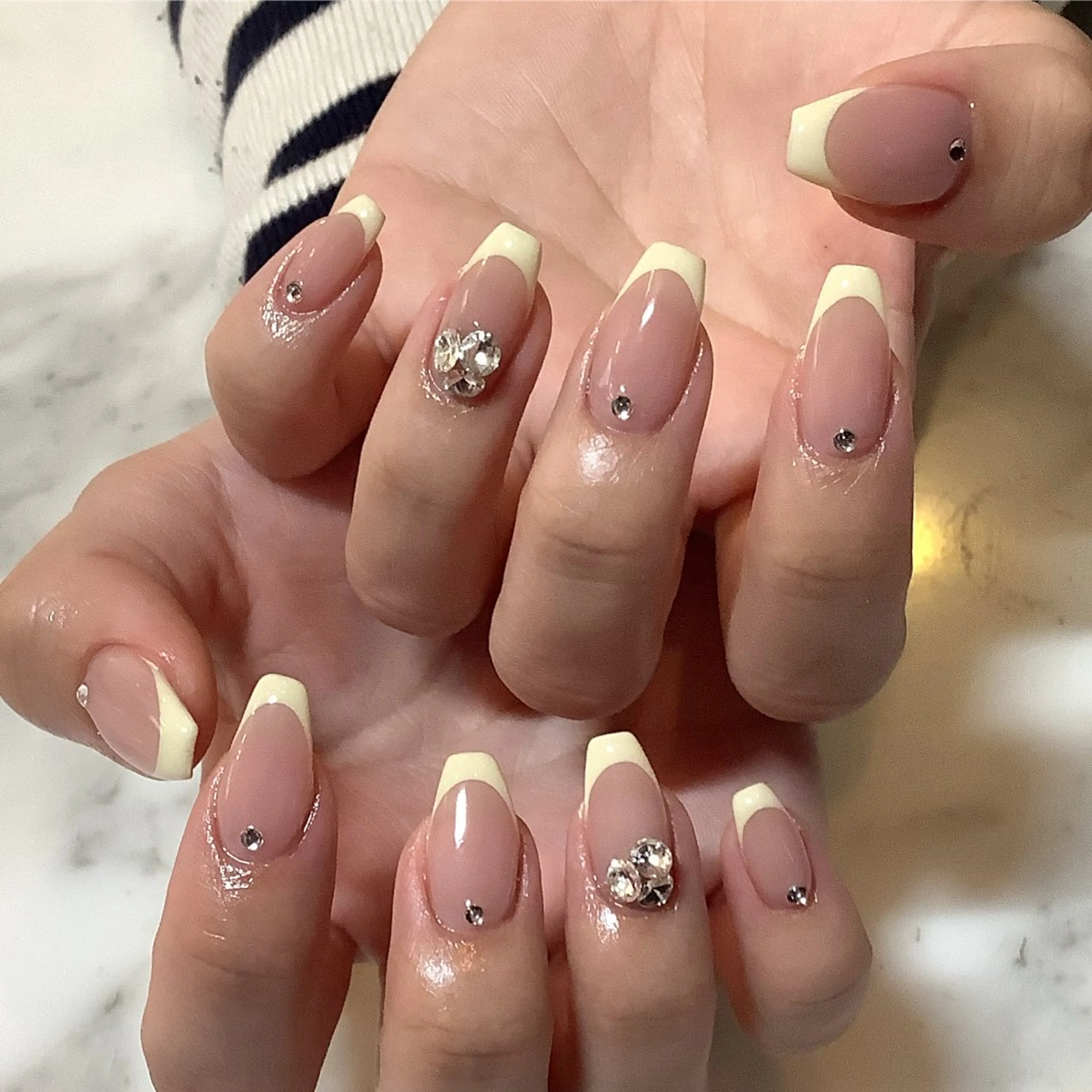 セミロング ハンドネイル ハンドケア kii nailsのネイルデザイン