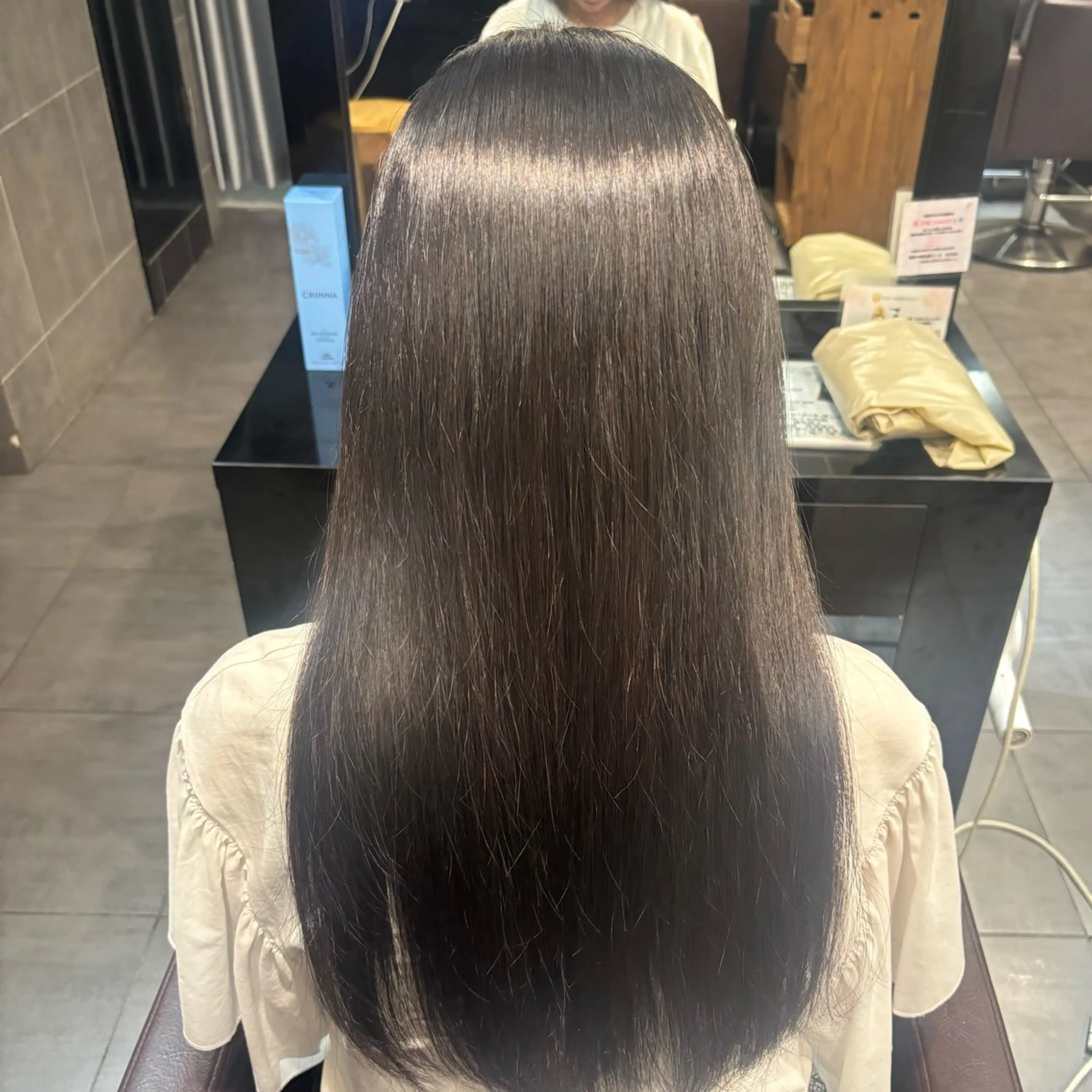 ロング 縮毛矯正 🫧オリーブカラー/ 小冬🎀のヘアスタイル