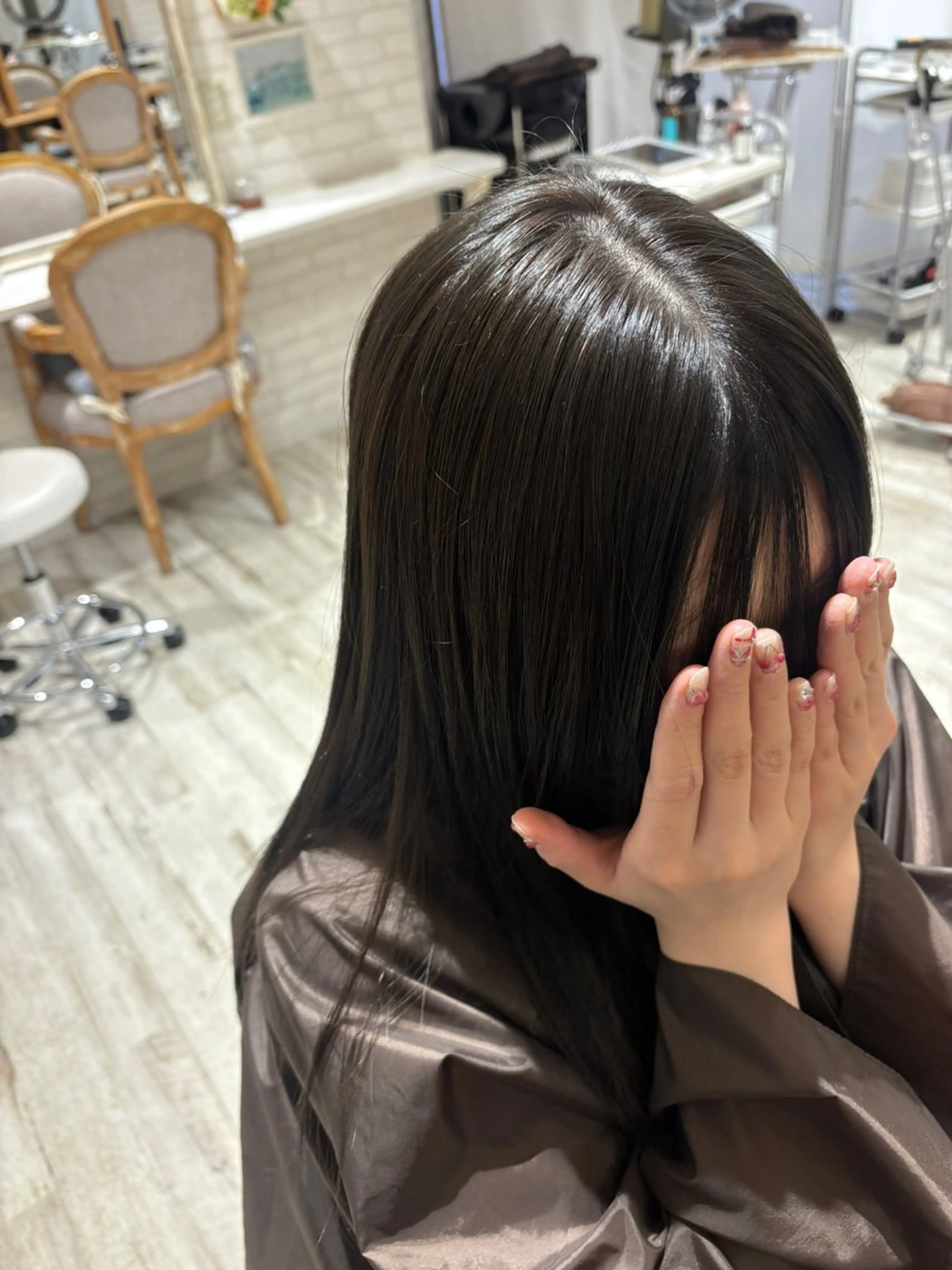 ロング カラー 透明感カラー グレージュ オリーブグレージュ オリーブグレー ヘアカラー トリートメント 透明感/韓国風 HIRARIのヘアスタイル