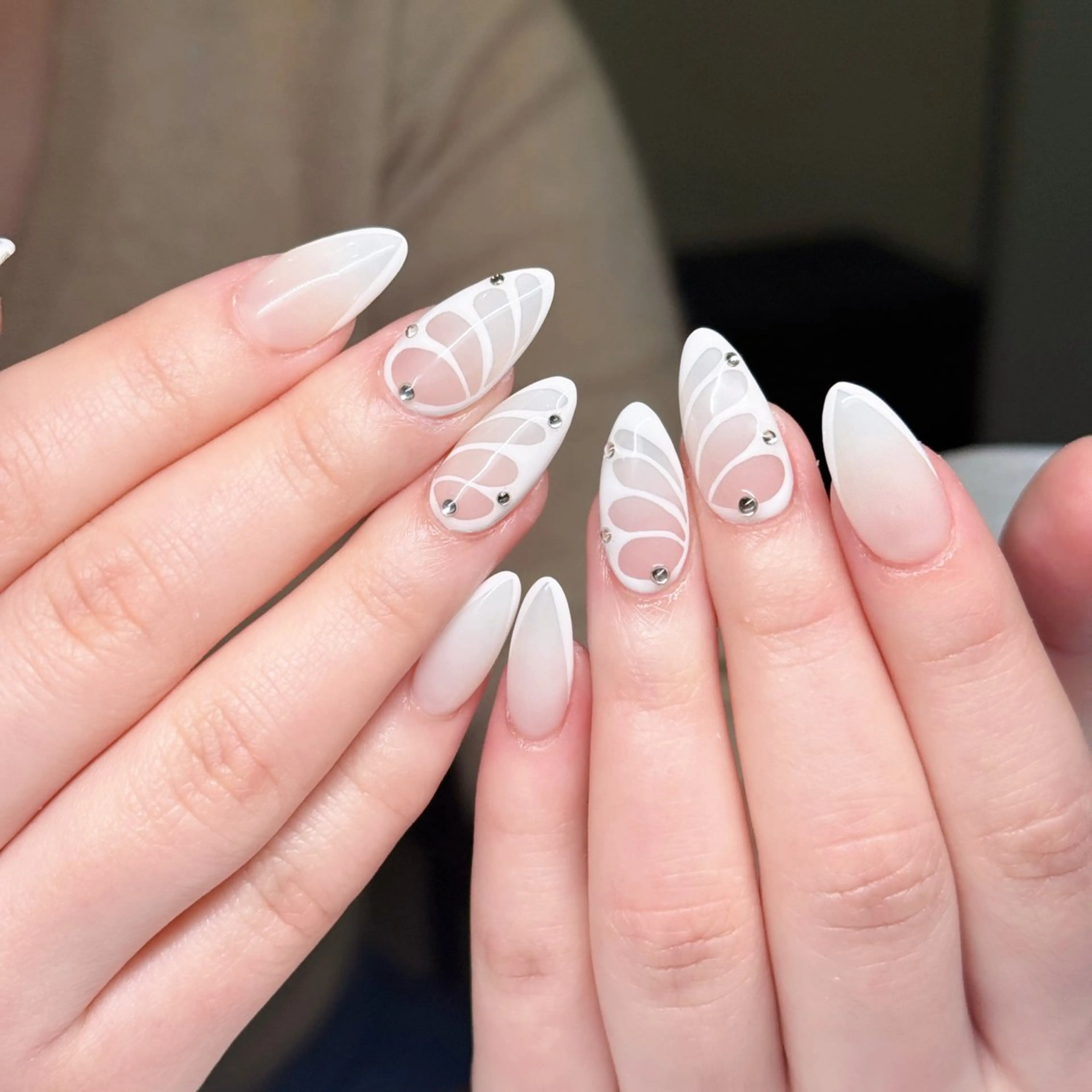 ネイル オーロラネイル ブルー チークネイル フットネイル フレンチネイル ハンドネイル JAN 168 池袋のネイルデザイン