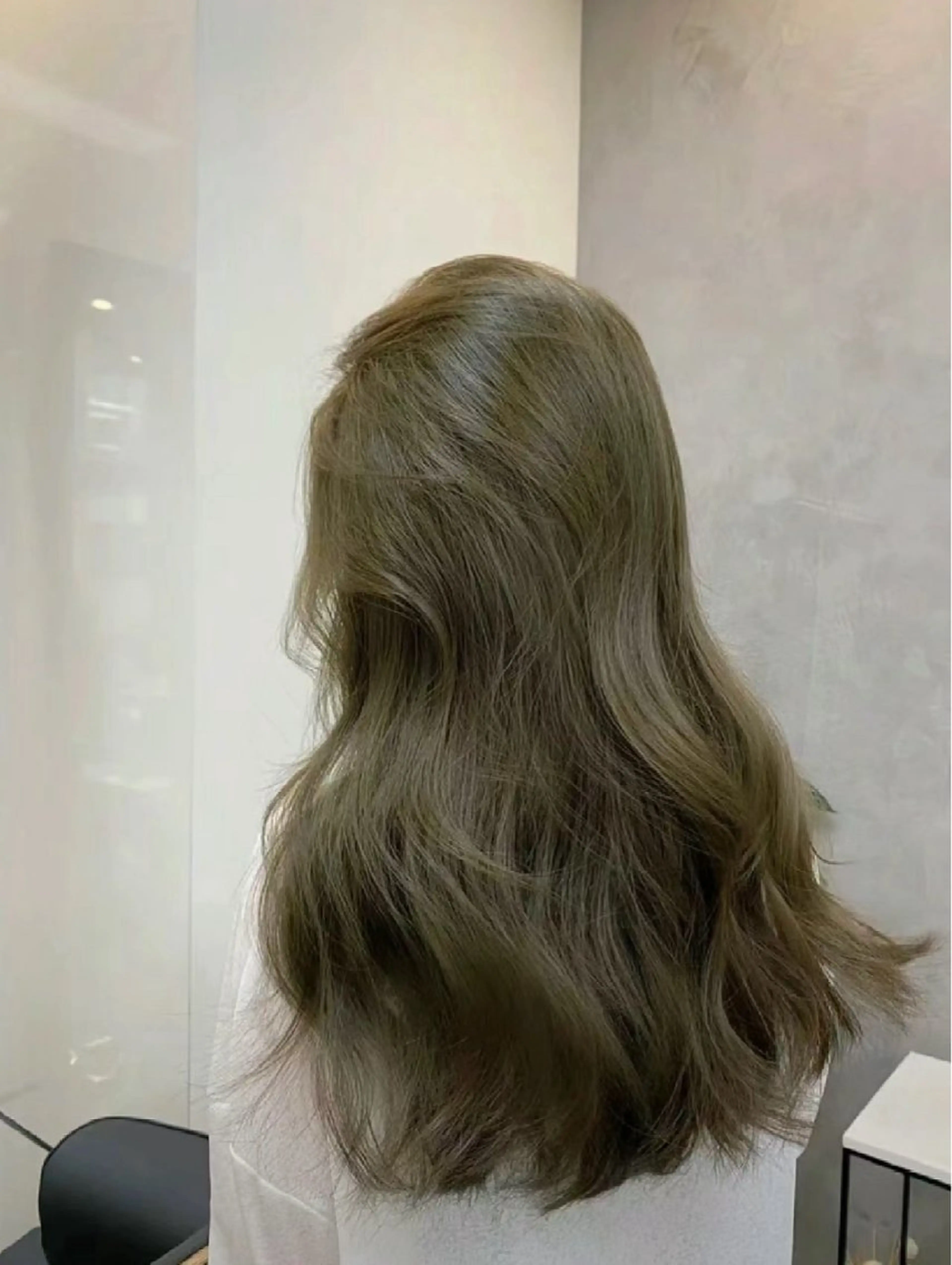 セミロング 韓国ヘア|透明感カラ ー|アカリのヘアスタイル