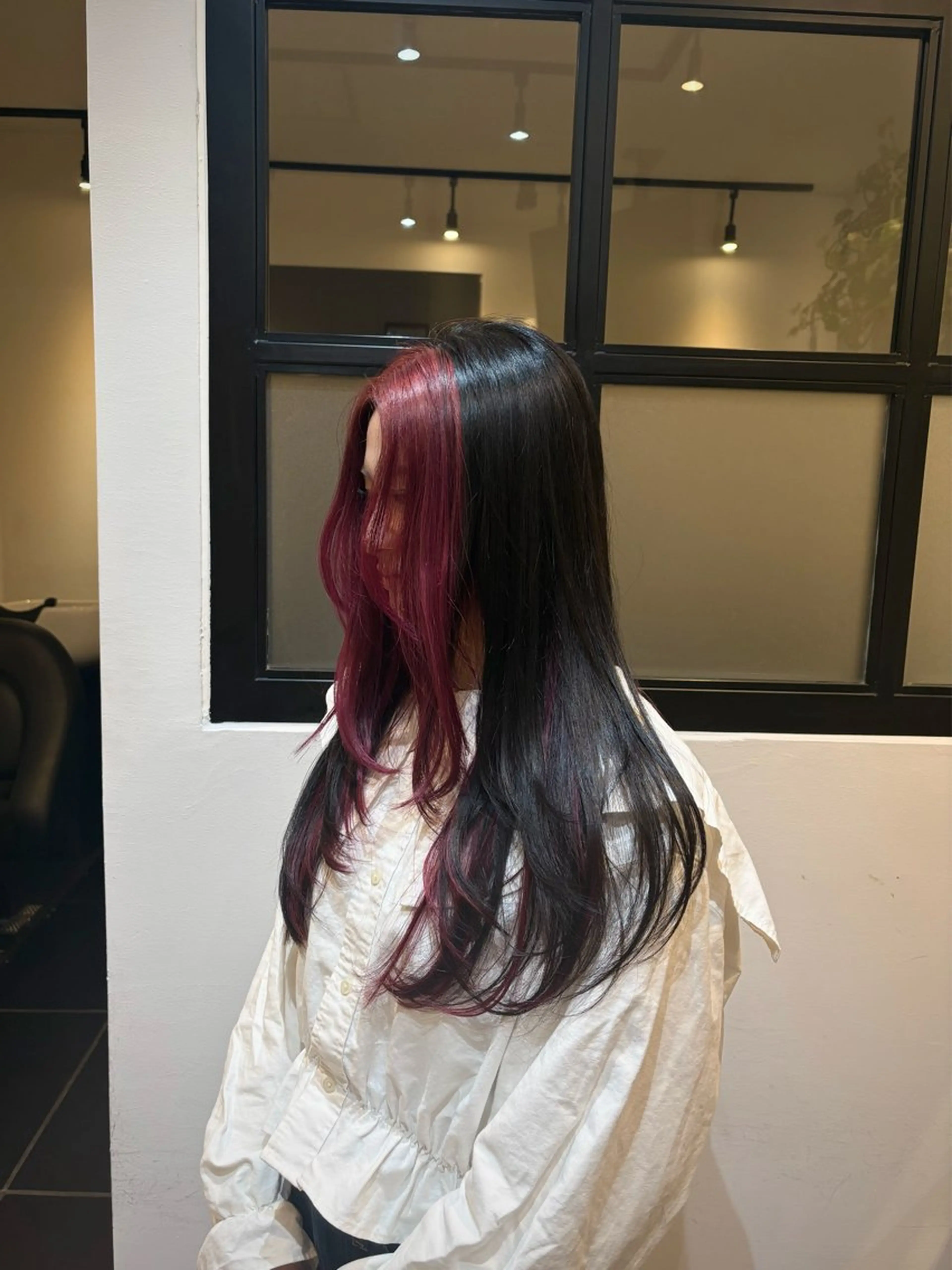 ロング カラー ミストバング 黒髪 ブリーチ デザインカラー  フェイスフレーミング ヘアカラー 🪽MiYU🪽 艶カラー⁎⁺˳✧のヘアスタイル