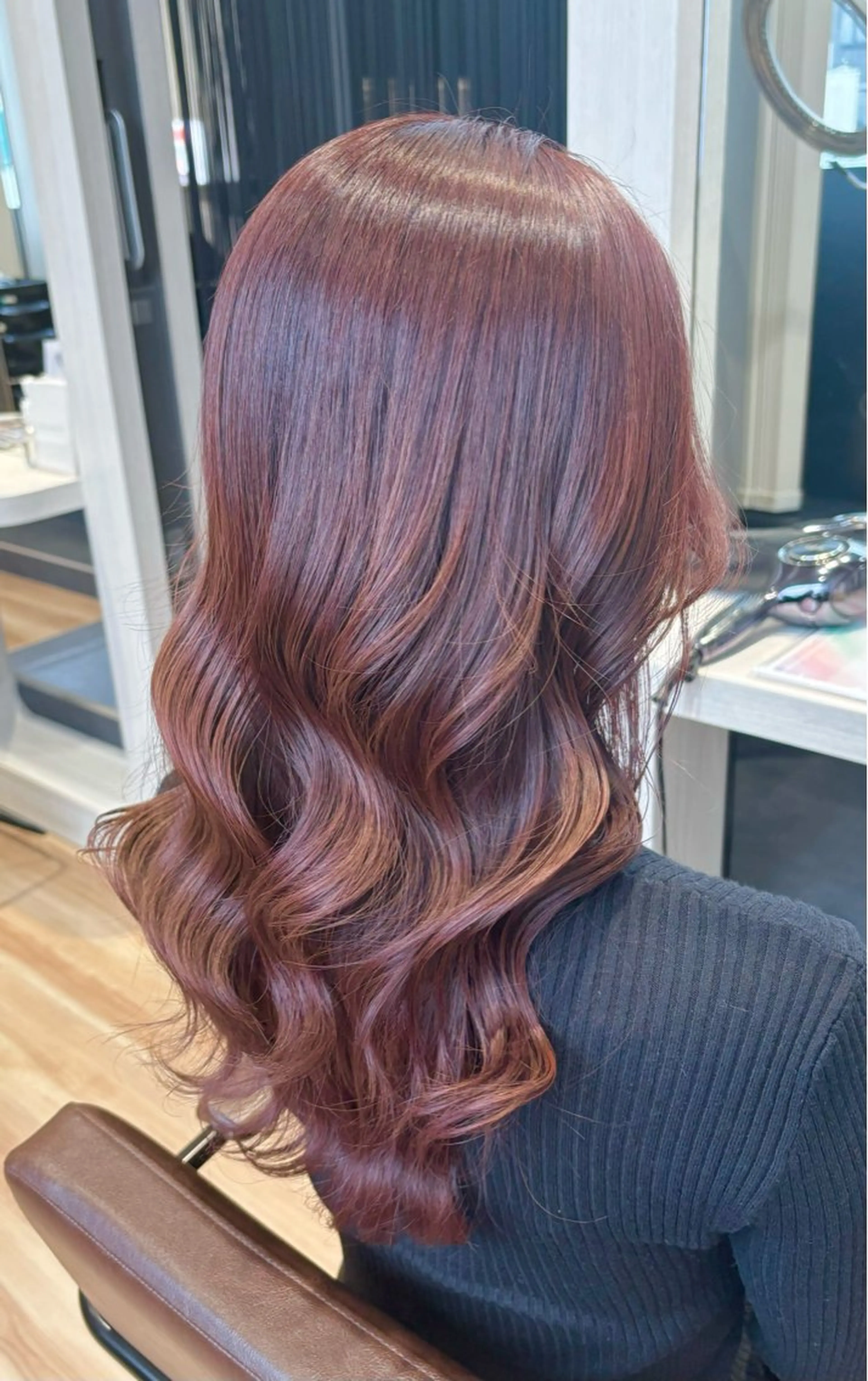 セミロング カラー ブリーチ ボルドーカラー ダブルカラー ブリーチなしカラー レッドカラー ヘアカラー トリートメント 【艶カラー】 STYLE 和泉俊希のヘアスタイル