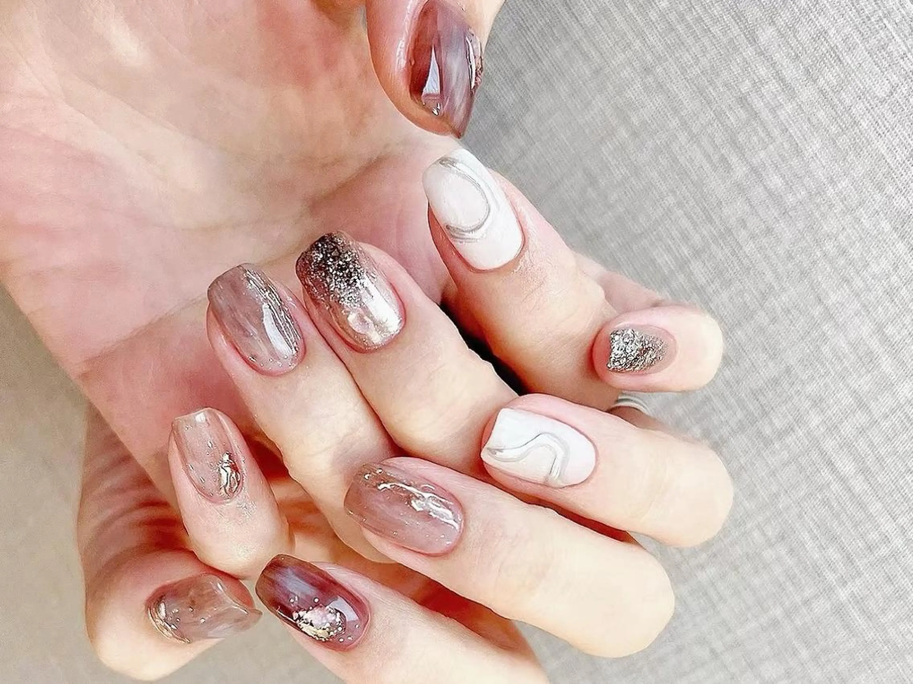 ネイル ニュアンスネイル オフィスネイル ツイードネイル 冬ネイル クリスマス リボン、ガーリー パーツ放題専門店のネイルデザイン