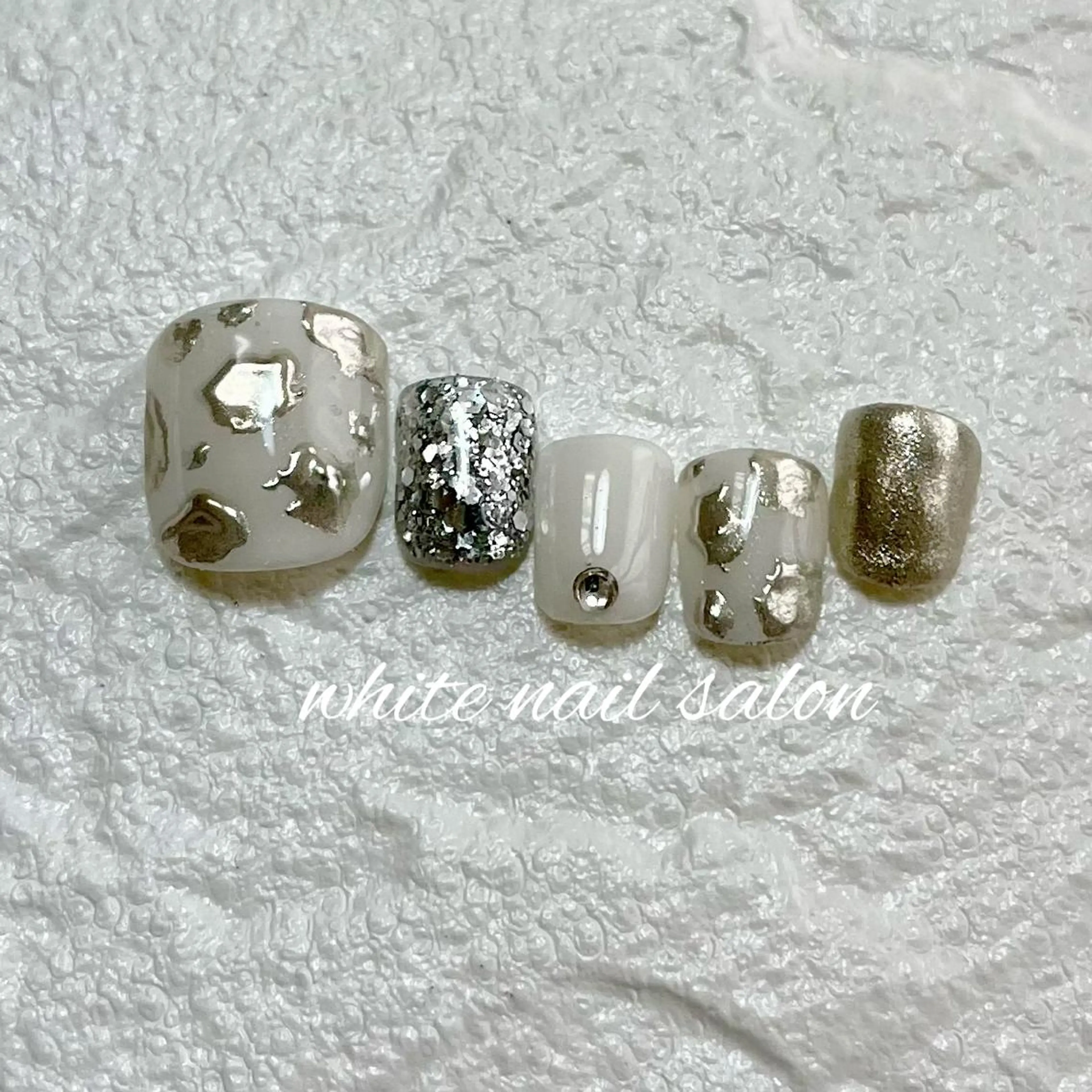 ネイル フットネイル ジェルネイル ハードジェル ラメ(グリッター) 持ち込み フットネイル white nail salonのネイルデザイン