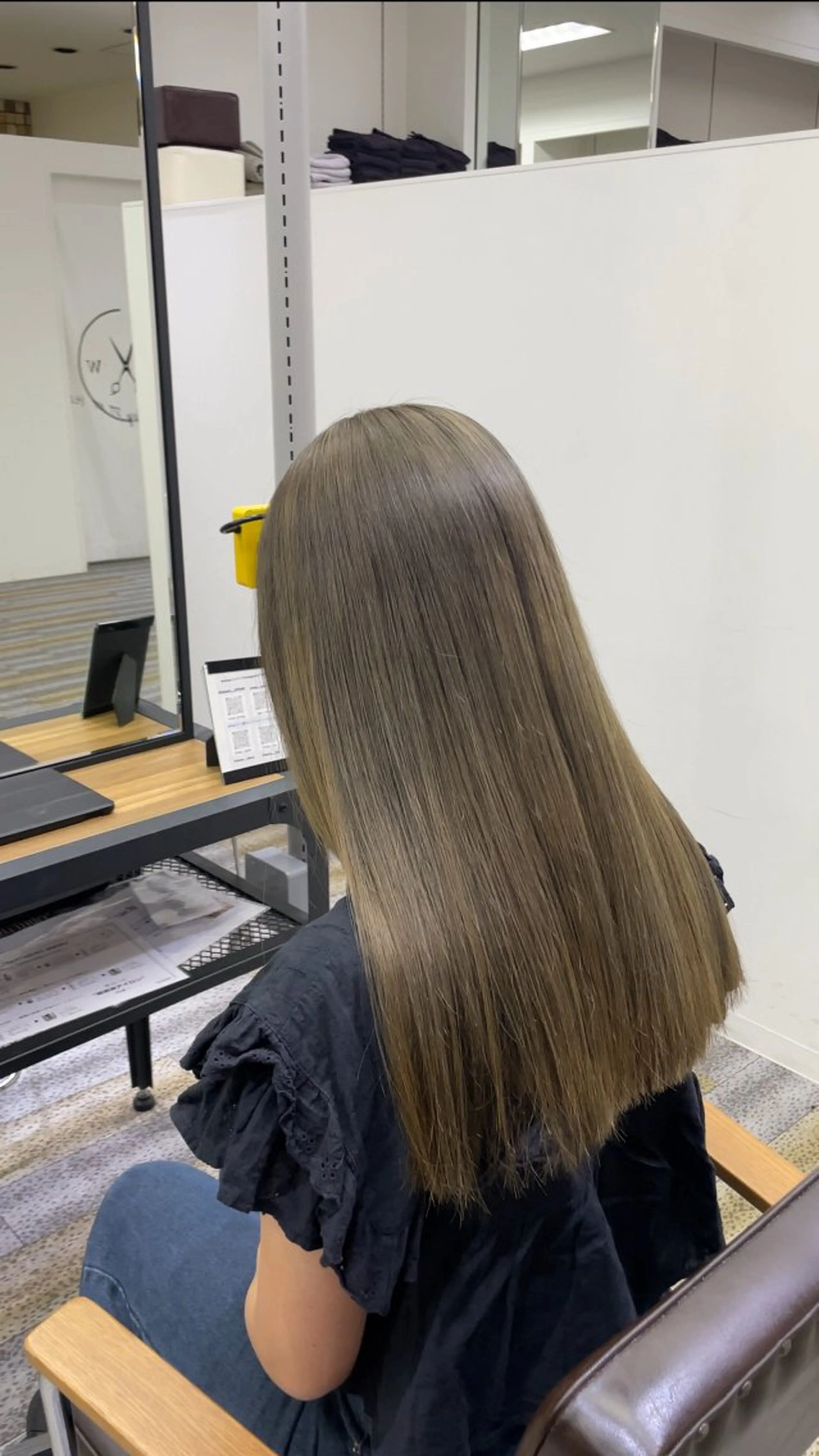 カラー 鈴木 ねねのヘアスタイル