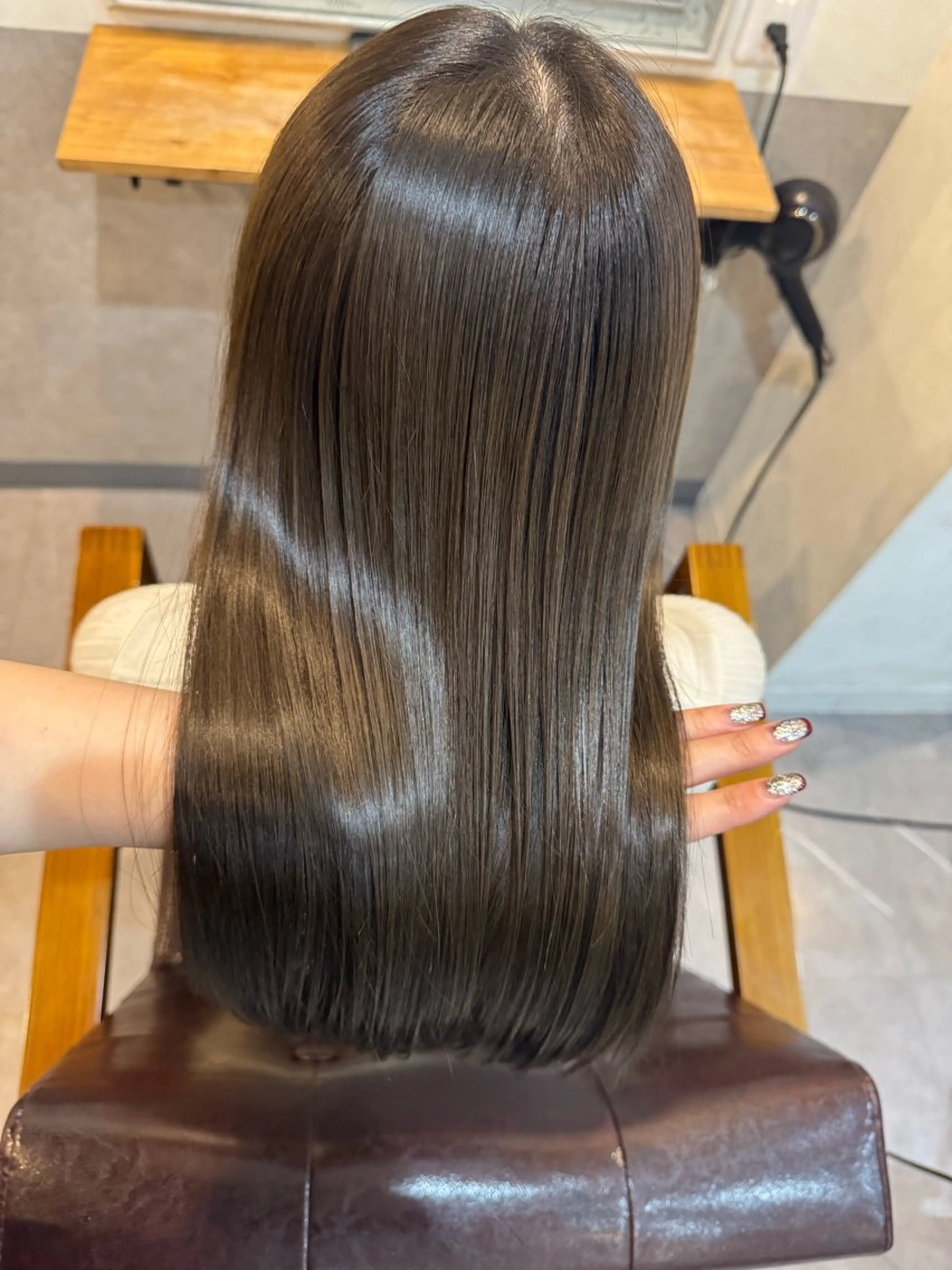 セミロング カラー グレージュ オリーブカラー オリーブグレージュ オリーブグレー 船橋 Nerine 【ネリネ】かえでのヘアスタイル