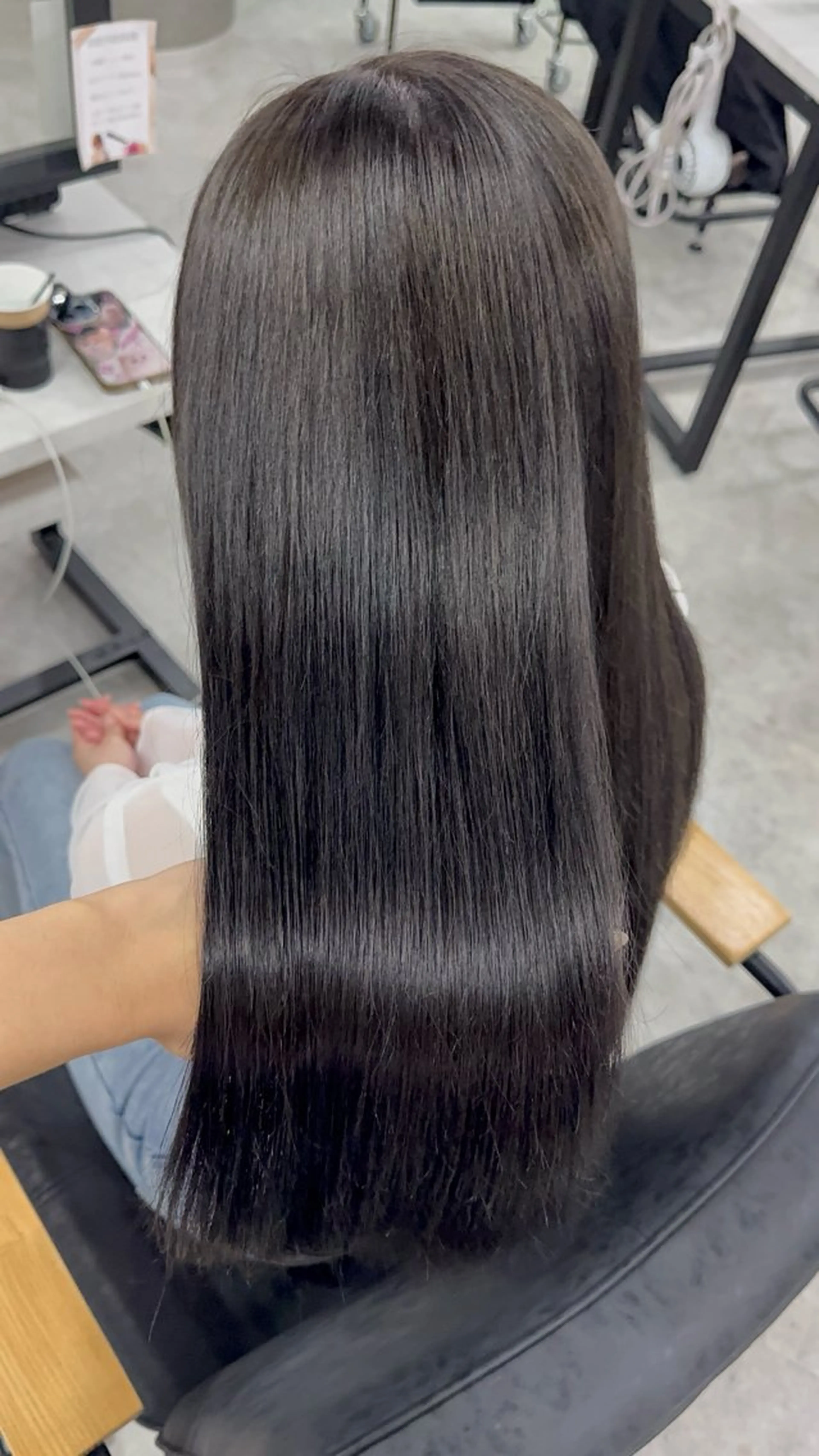 ロング カラー アッシュ アッシュブラウン ベージュカラー 黒髪 ブリーチ カット ヘアカラー トリートメント 赤み無し柔らかカラー 【梅田】madokaのヘアスタイル