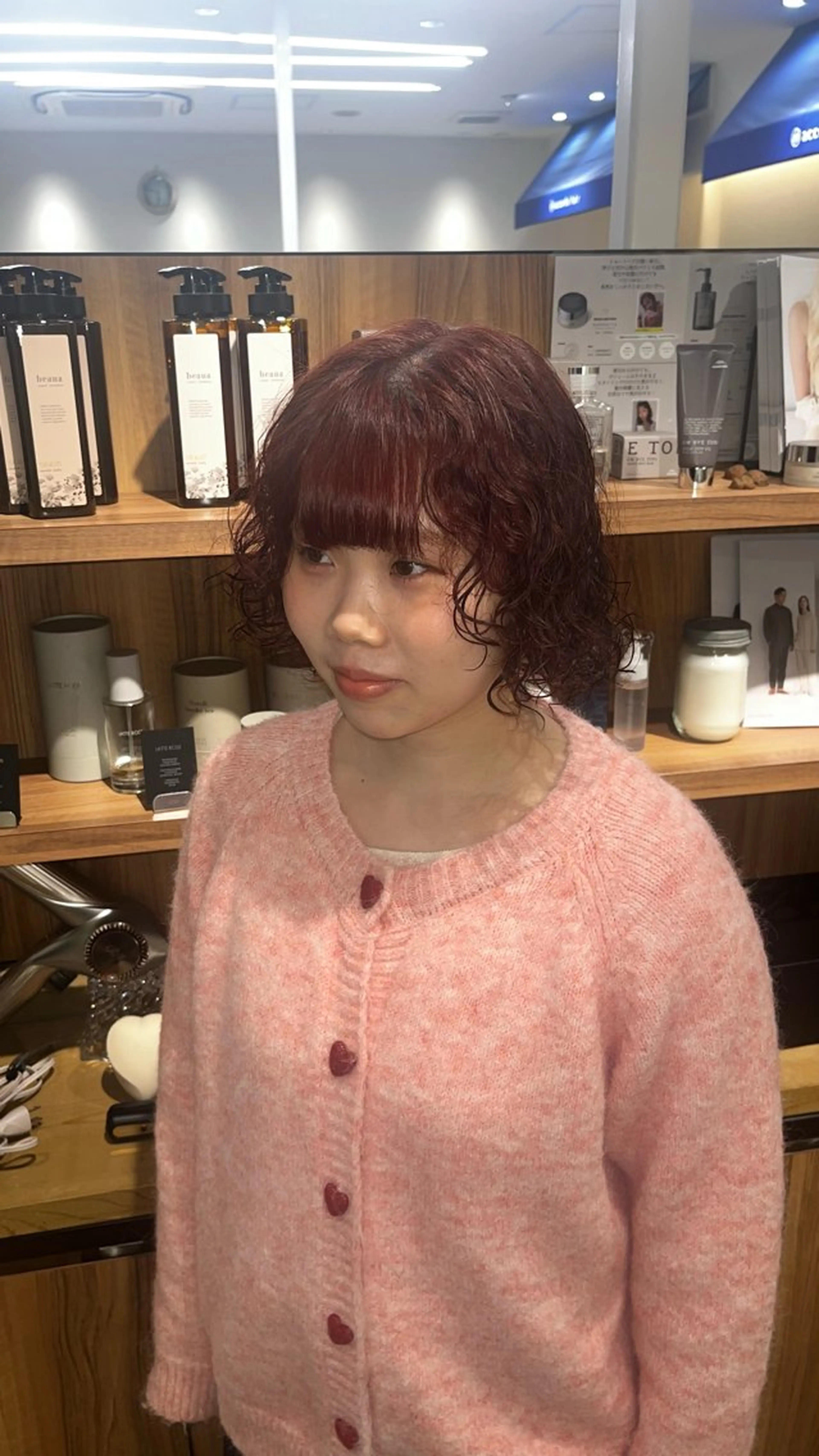ショート カラー 坂下 かのんのヘアスタイル