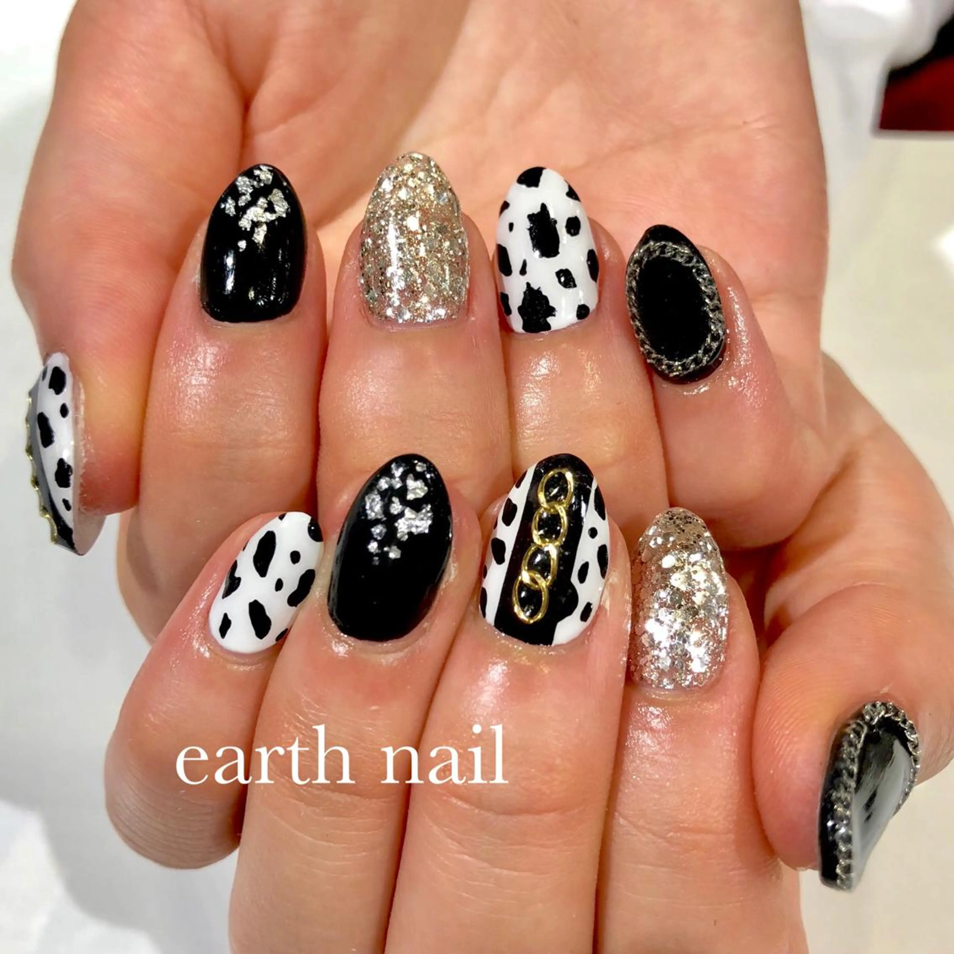 ネイル ホワイト ハンドネイル 🧁🥕 asukaのネイルデザイン