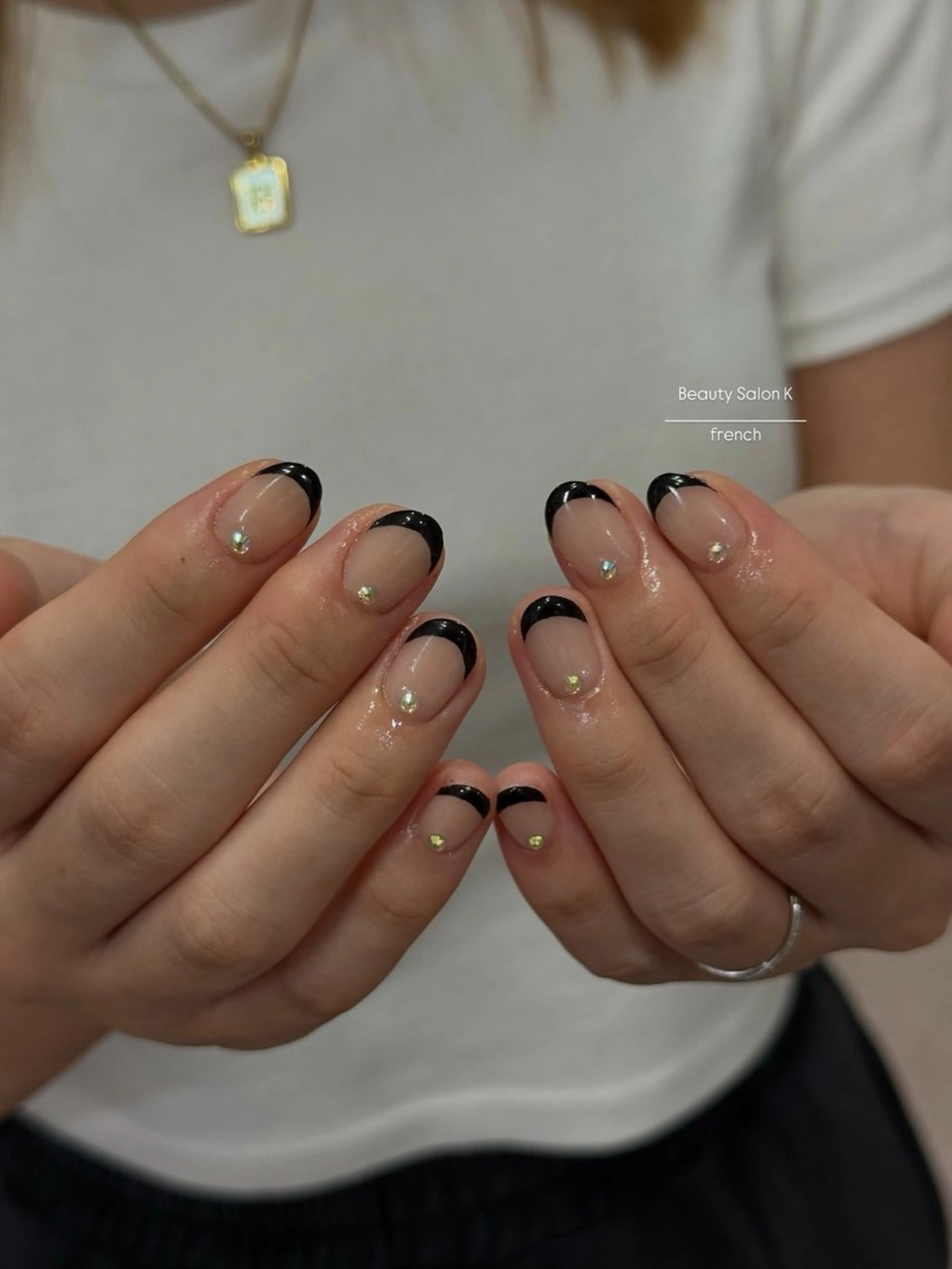 ネイル フレンチネイル ストーンネイル ハンドネイル ハンドケア Nail salon K　momoのネイルデザイン