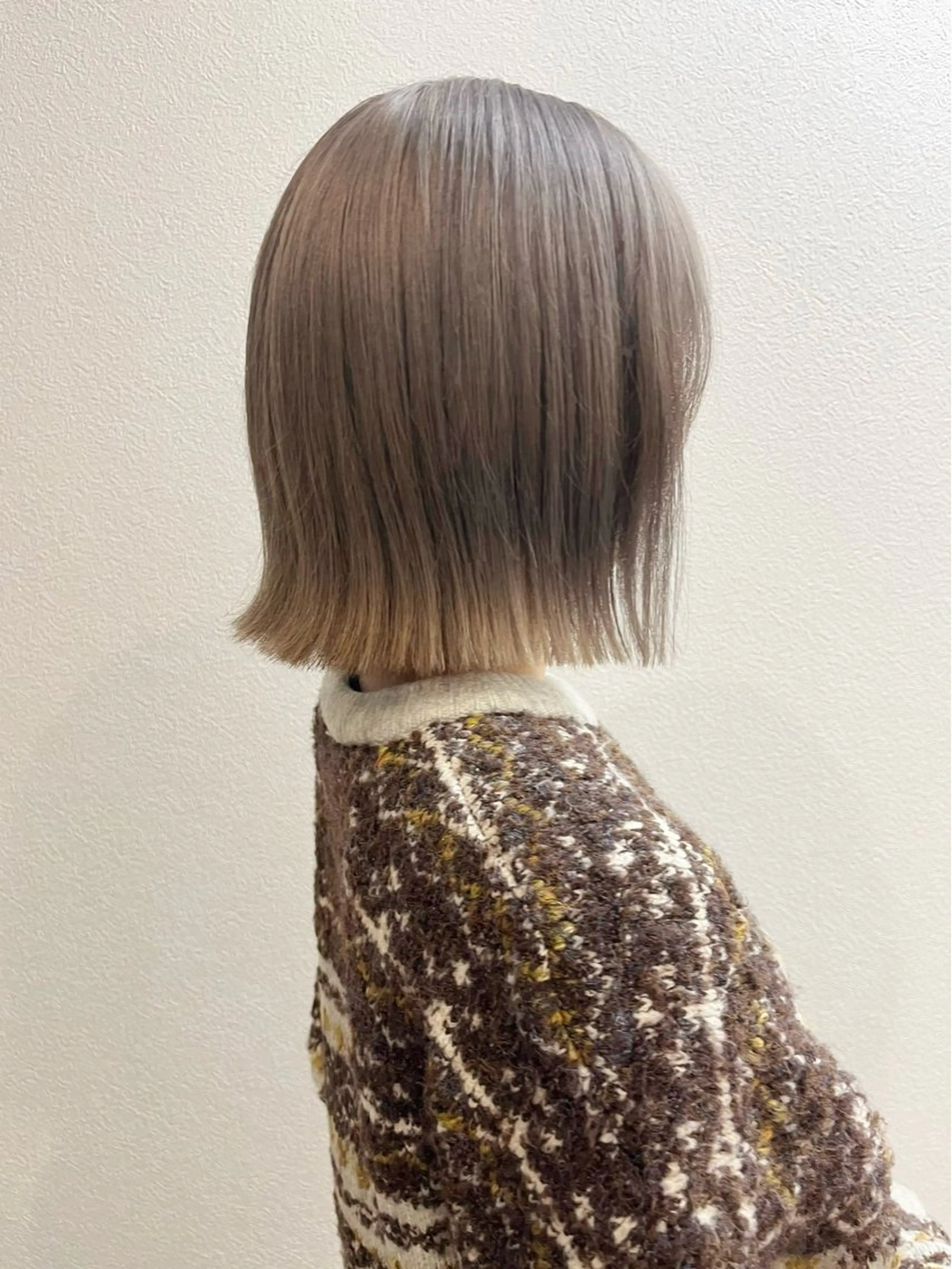 ショート ボブ 外ハネヘア カット 近藤 愛理のヘアスタイル