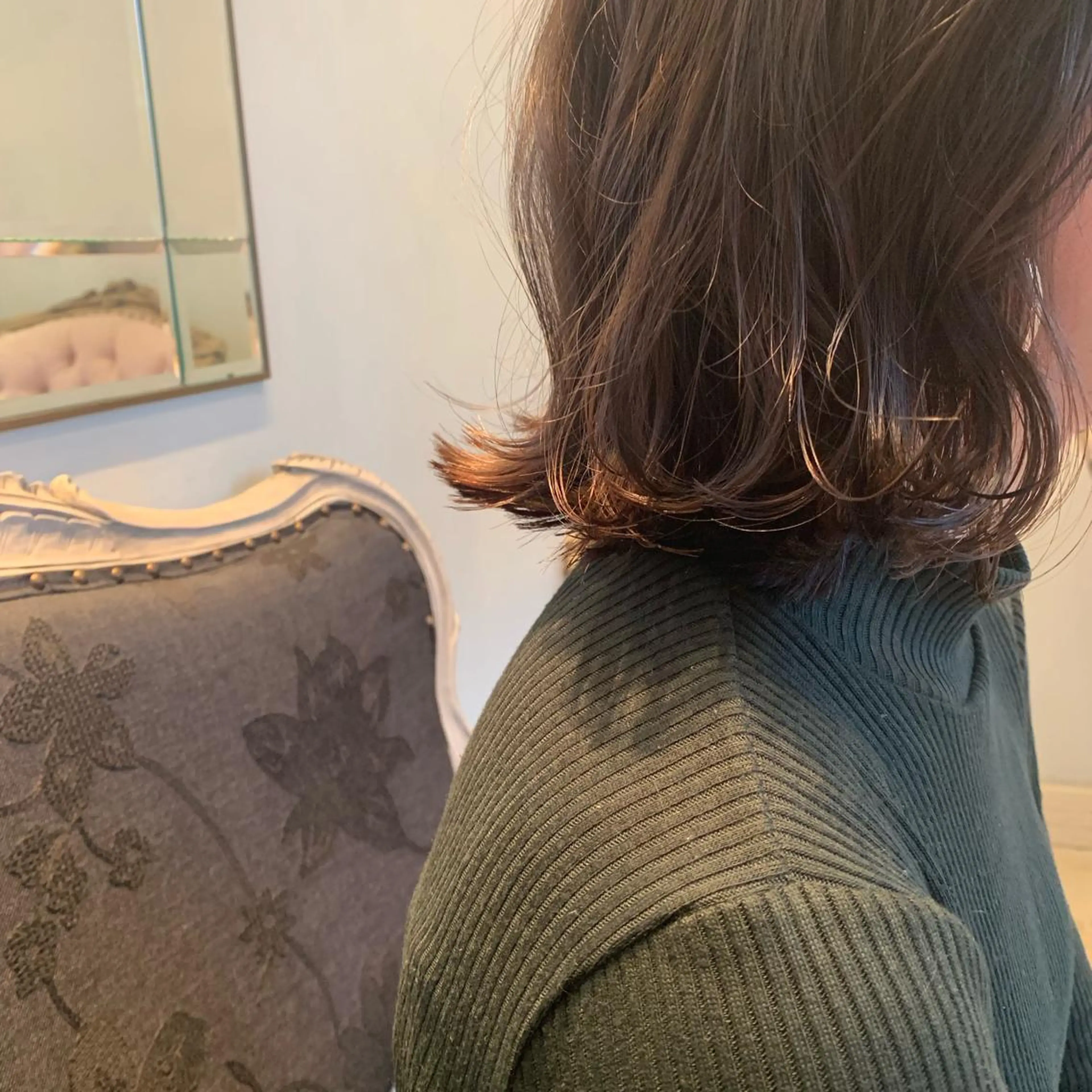 ショート SAKINO． ベージュカラーのヘアスタイル