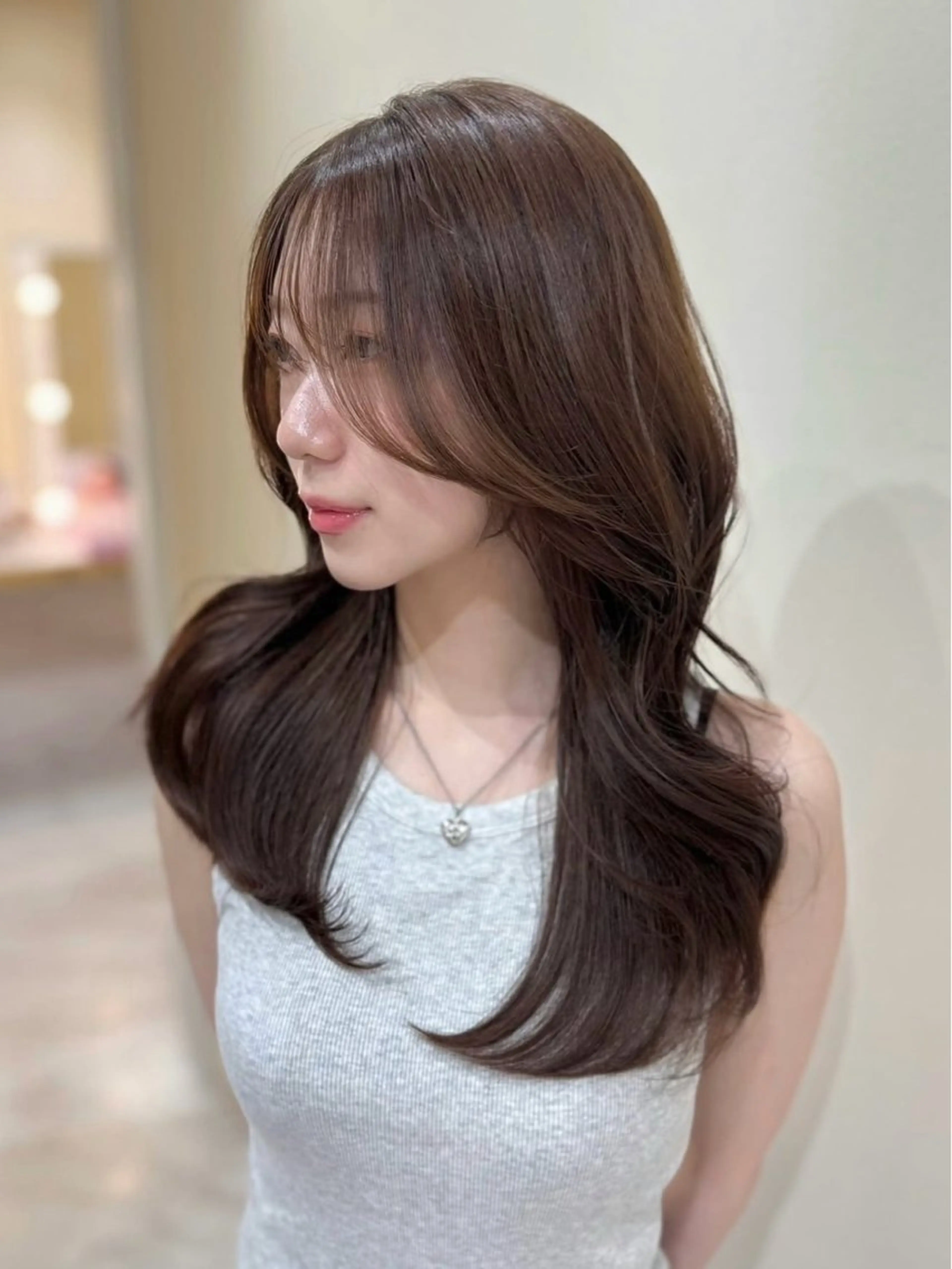 セミロング カラー くびれヘア 韓国風ヘア レイヤーカット カット ヘアカラー トリートメント 盛れヘア🪽 /miyu🎀のヘアスタイル