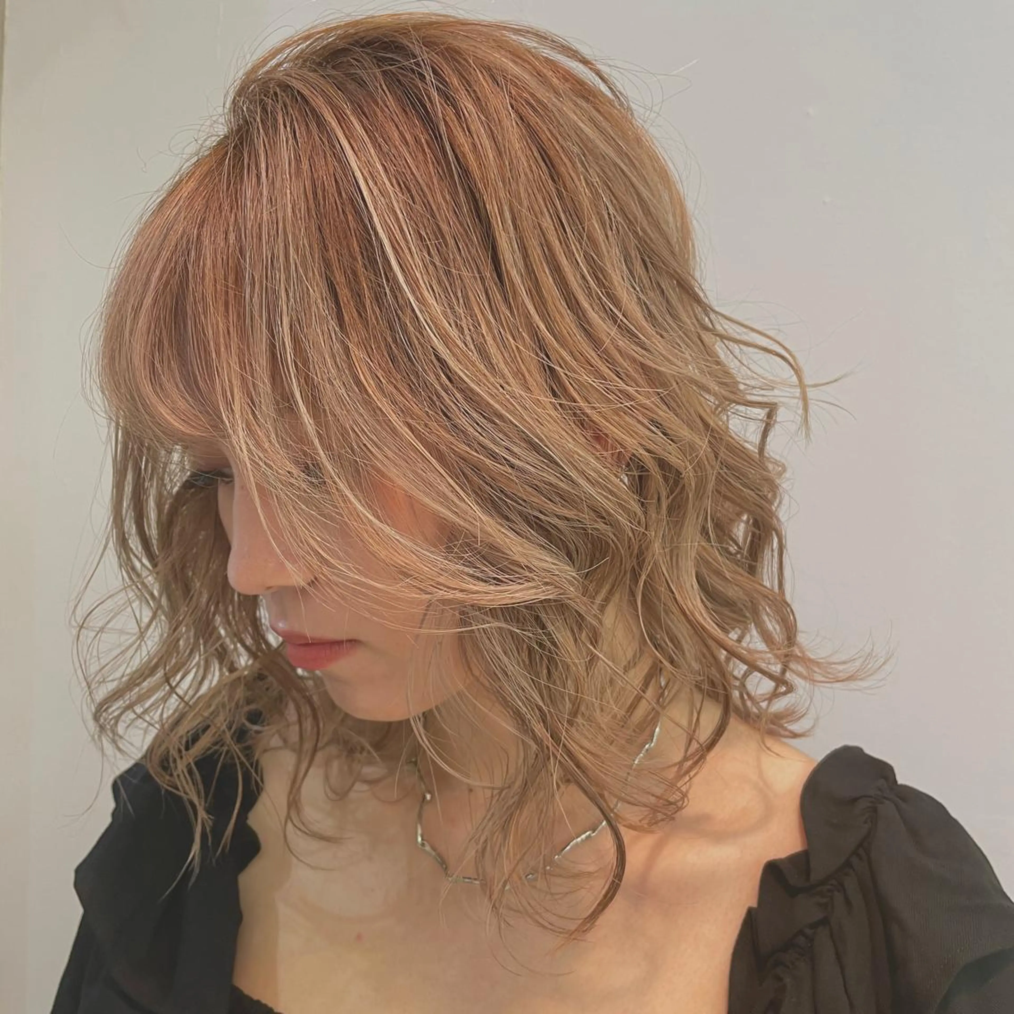 ミディアム ハイライト 齋藤 尋真のヘアスタイル