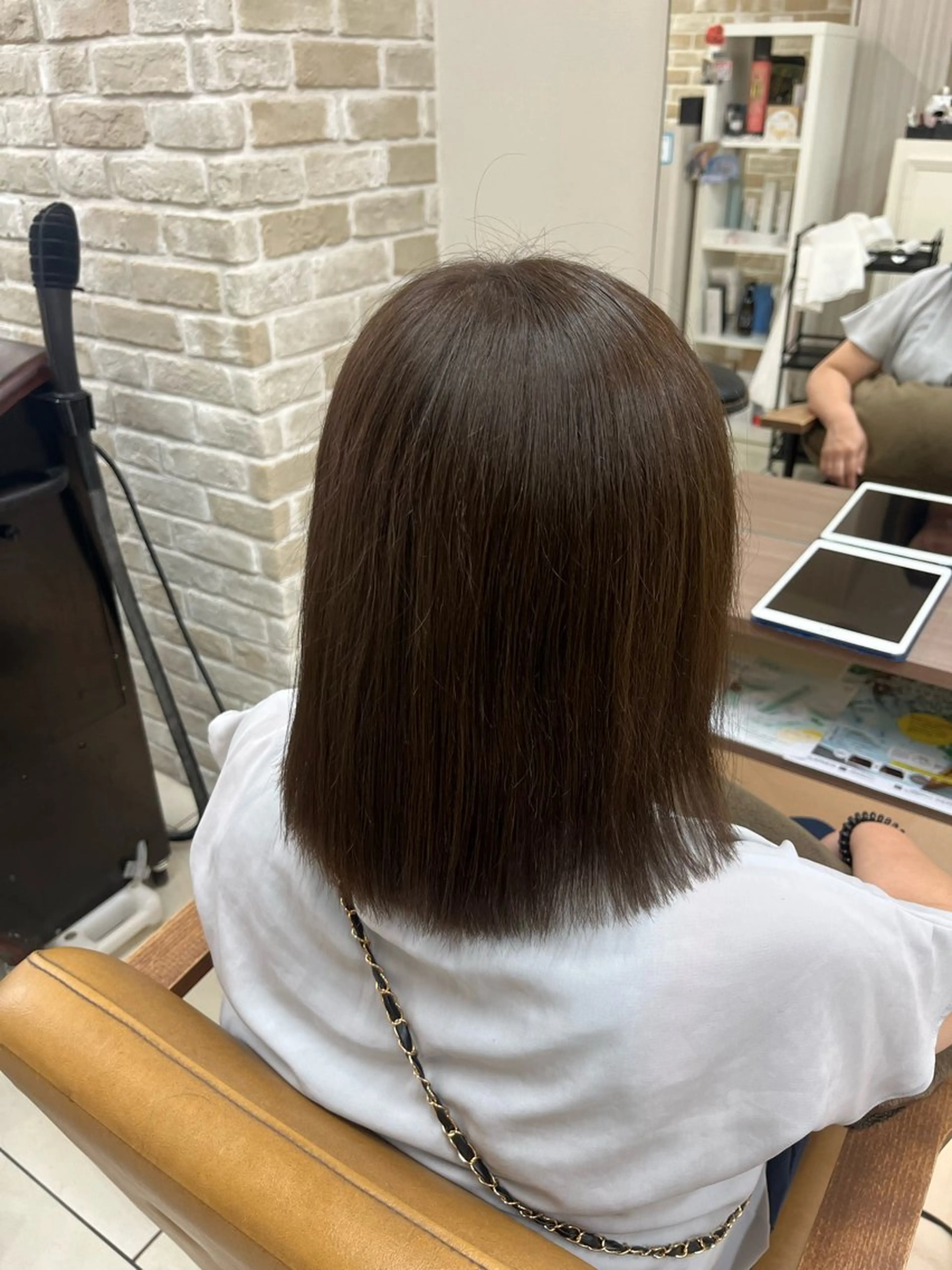 ミディアム カラー ブリーチ ブリーチなしカラー オリーブカラー 福本 光のヘアスタイル