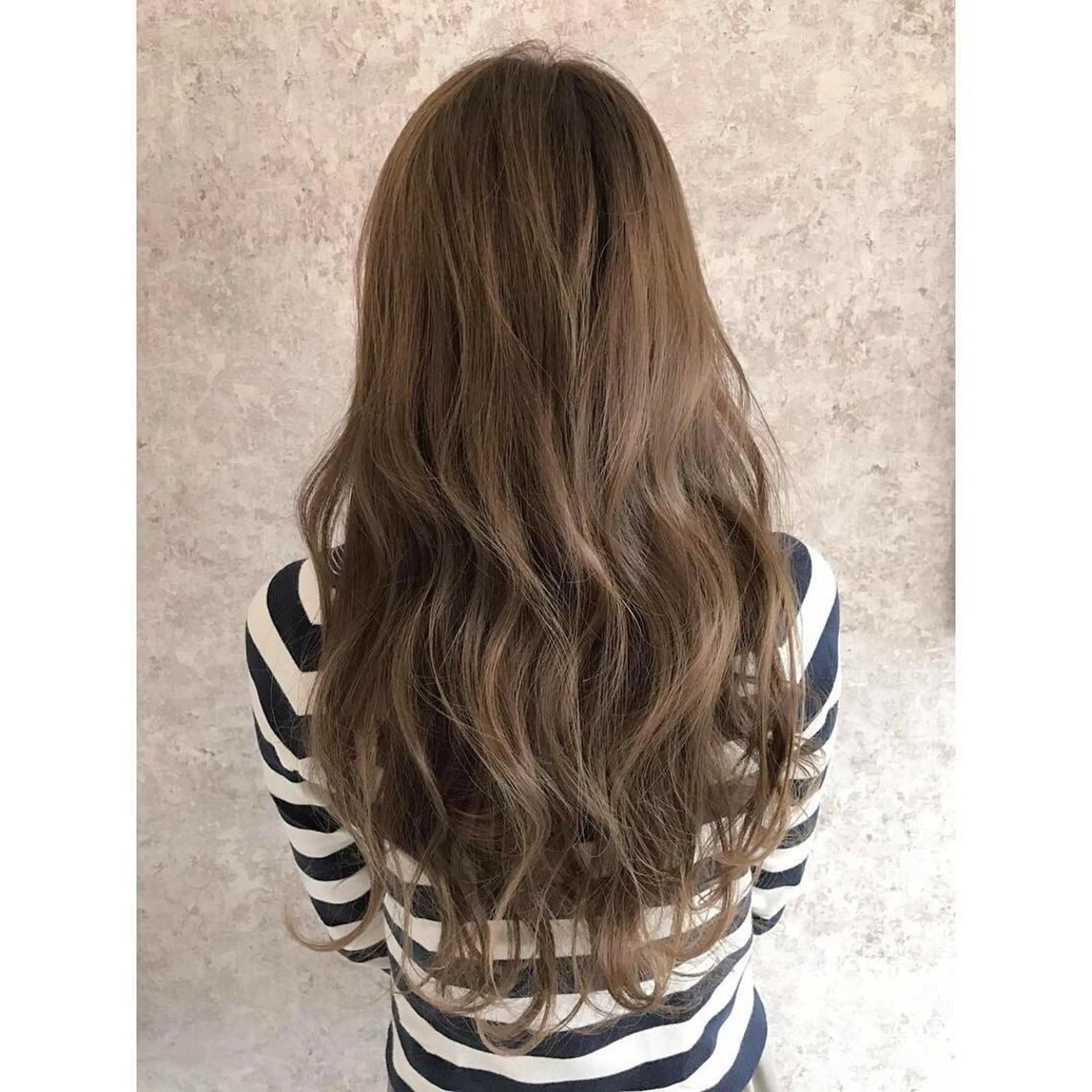 カラー アッシュ ブリーチ ブラウンカラー ダブルカラー グレージュ レイヤーカット 早崎太生のヘアスタイル