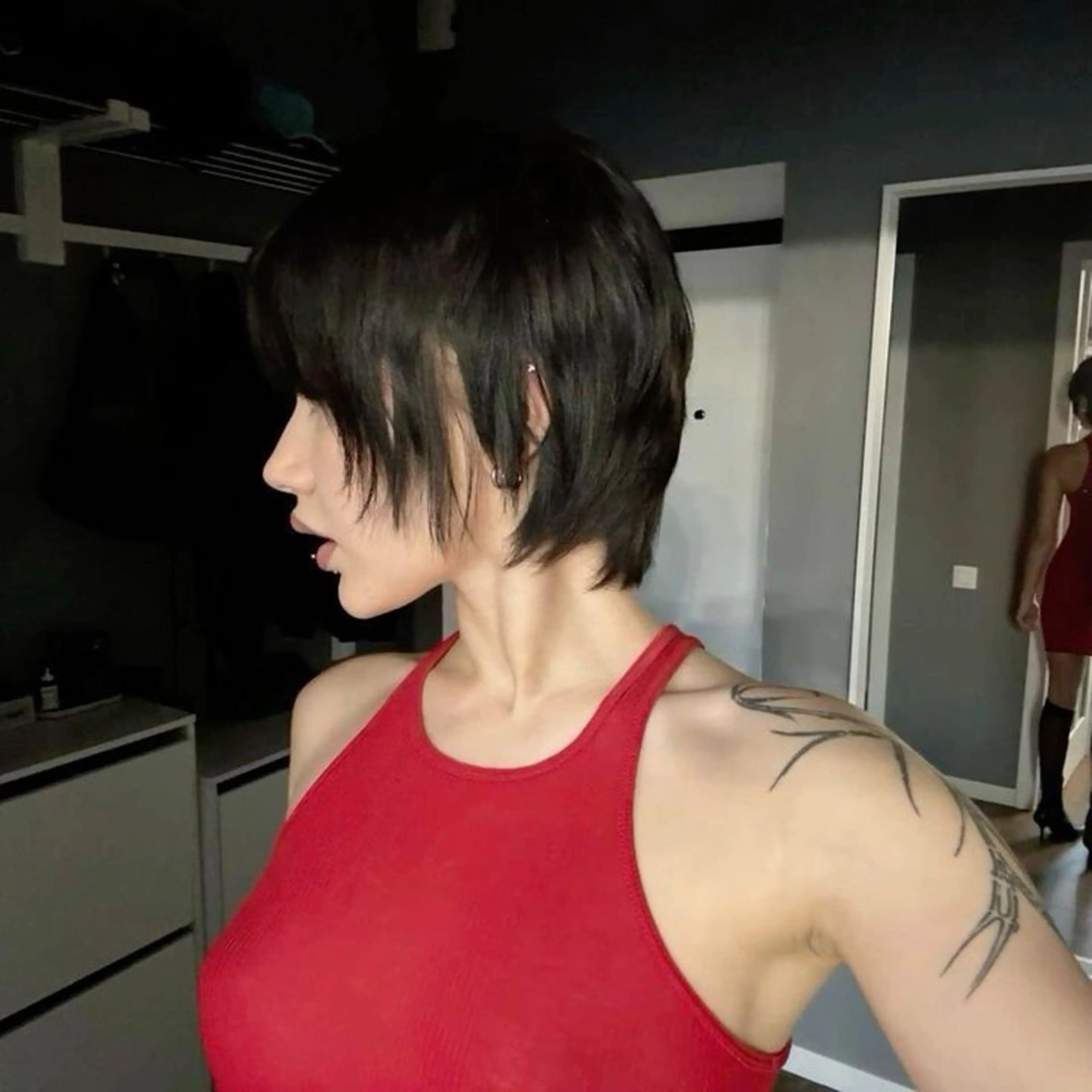 ショート カラー kosoraレイヤー ハイトーン/デザインのヘアスタイル