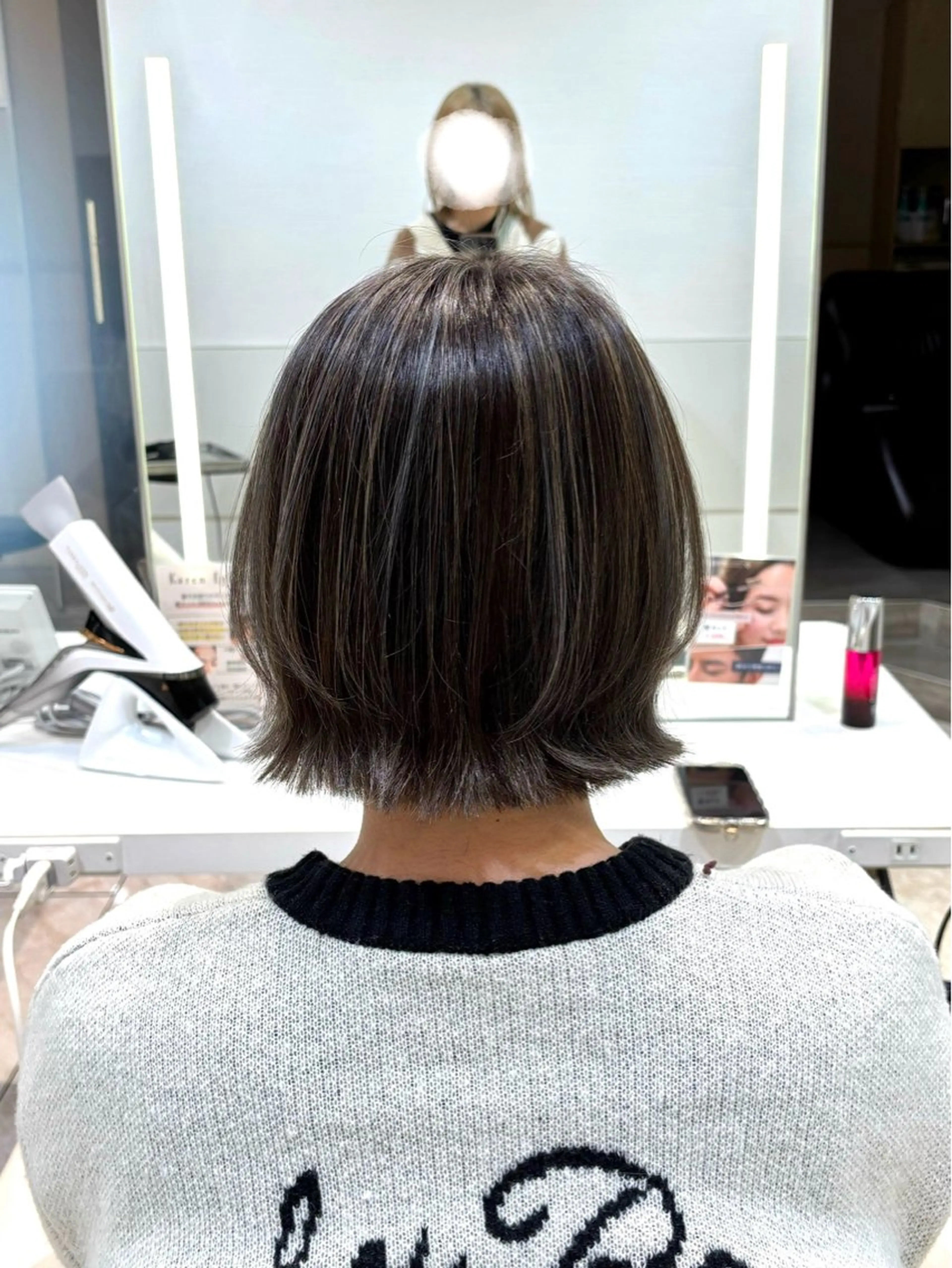 ミディアム カラー ハイライトカラー シルバー ハイライト ヘアカラー miho𓂃 ANNETTAのヘアスタイル