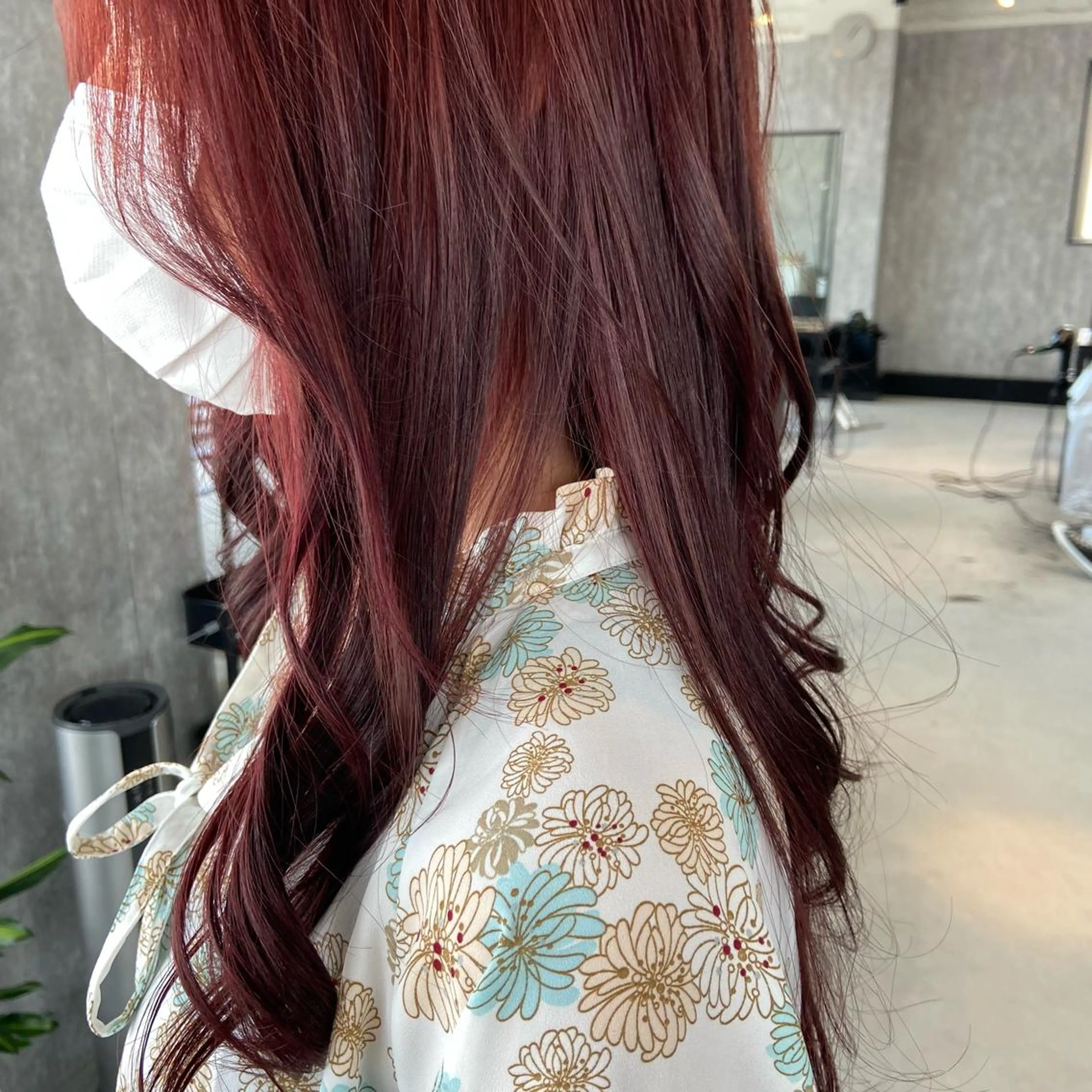 ロング カラー ヘアアレンジ レッドカラー TIDEHAIR SHIHOのヘアスタイル