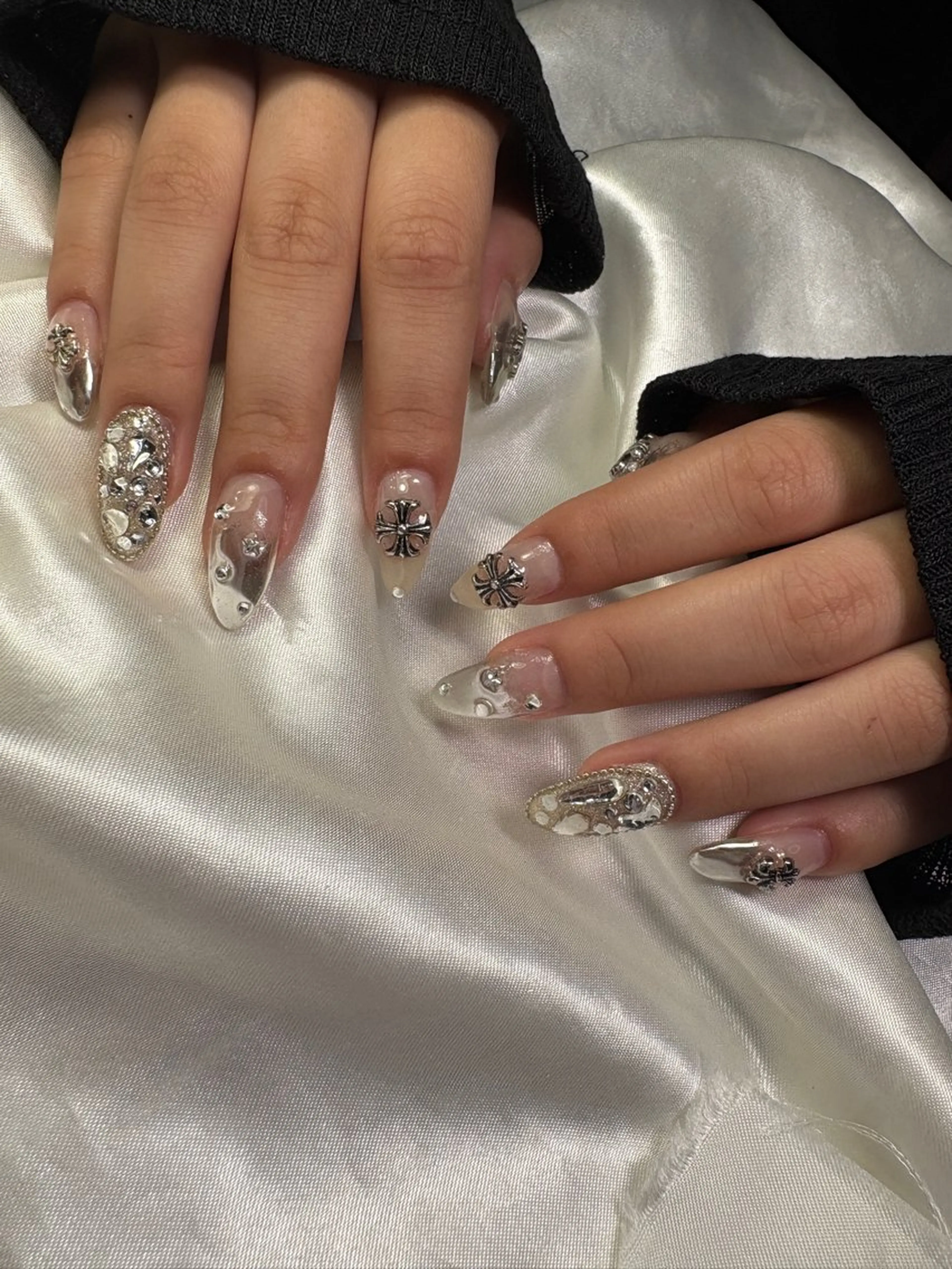 ネイル メンズネイル ミラーネイル シルバー nail salon ETERNAL所属・nailsalon ETERNALのネイルデザイン