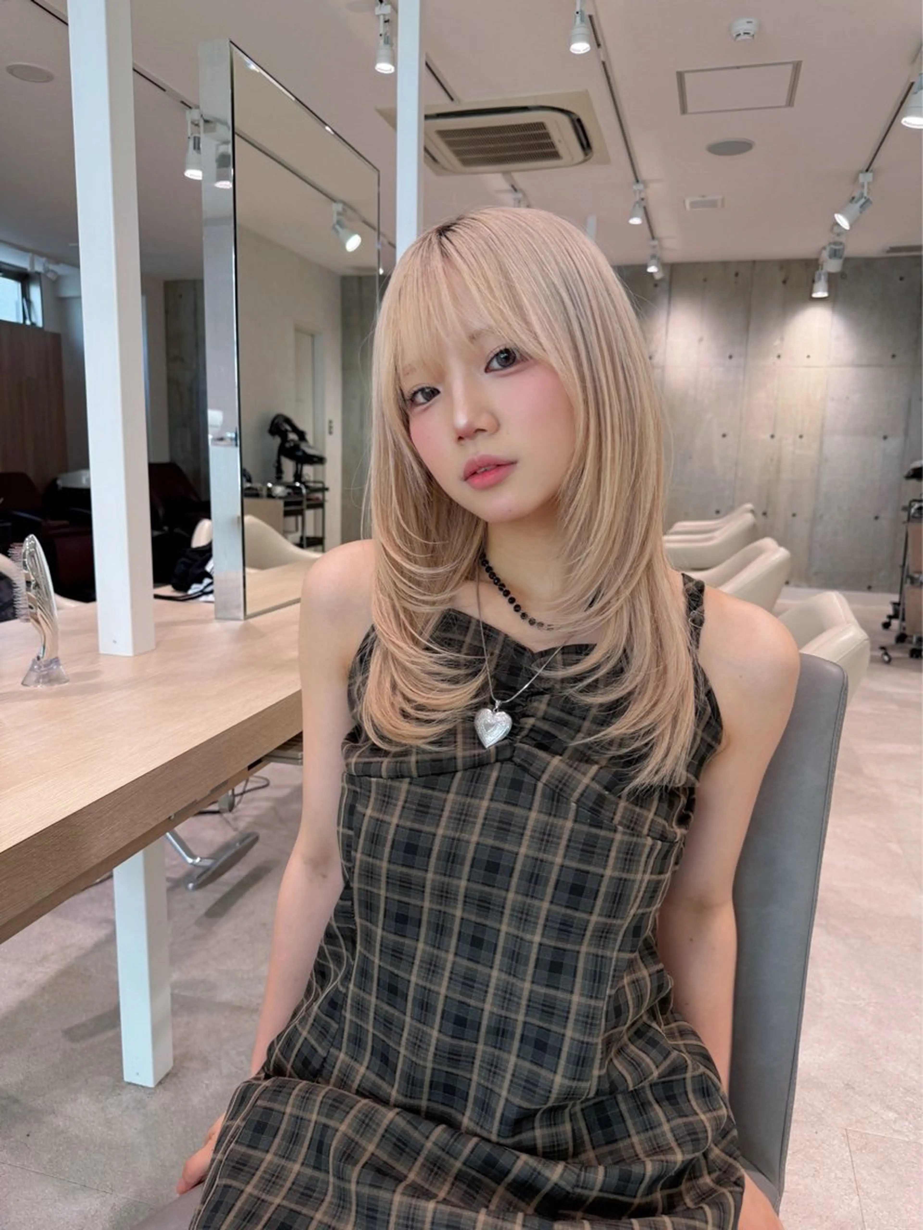 セミロング ヘアカラー 韓国レイヤー×透明感 カラー/山崎一輝のヘアスタイル